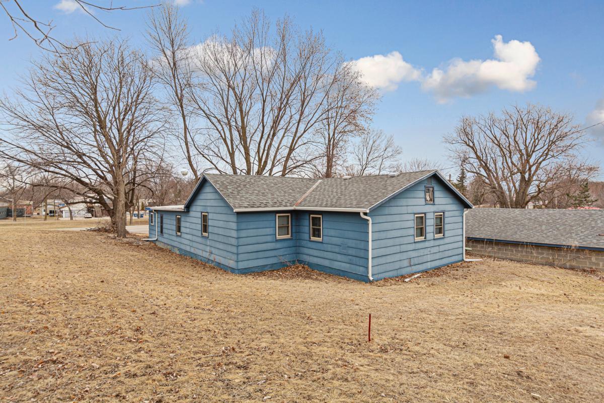 4th image of 101 State Hwy 60 E, Elysian, MN 56028 | MLS# 7110004