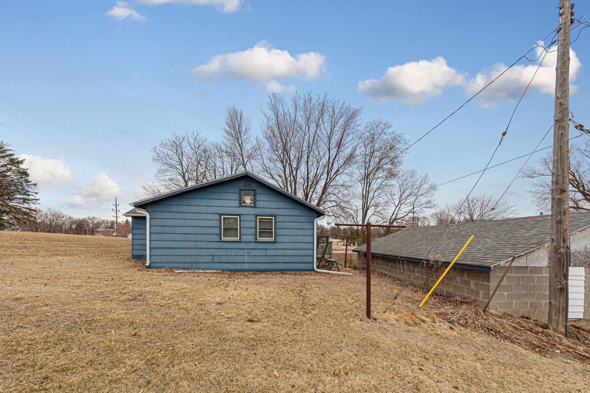 5th image of 101 State Hwy 60 E, Elysian, MN 56028 | MLS# 7110004