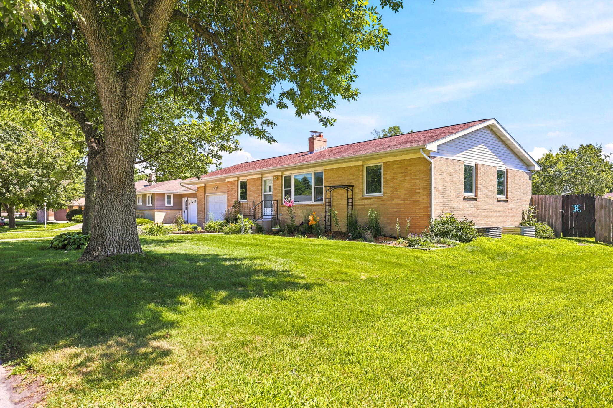 2nd image of 325 6th St Nw, Buffalo Lake, MN 55314 | MLS# 7110011