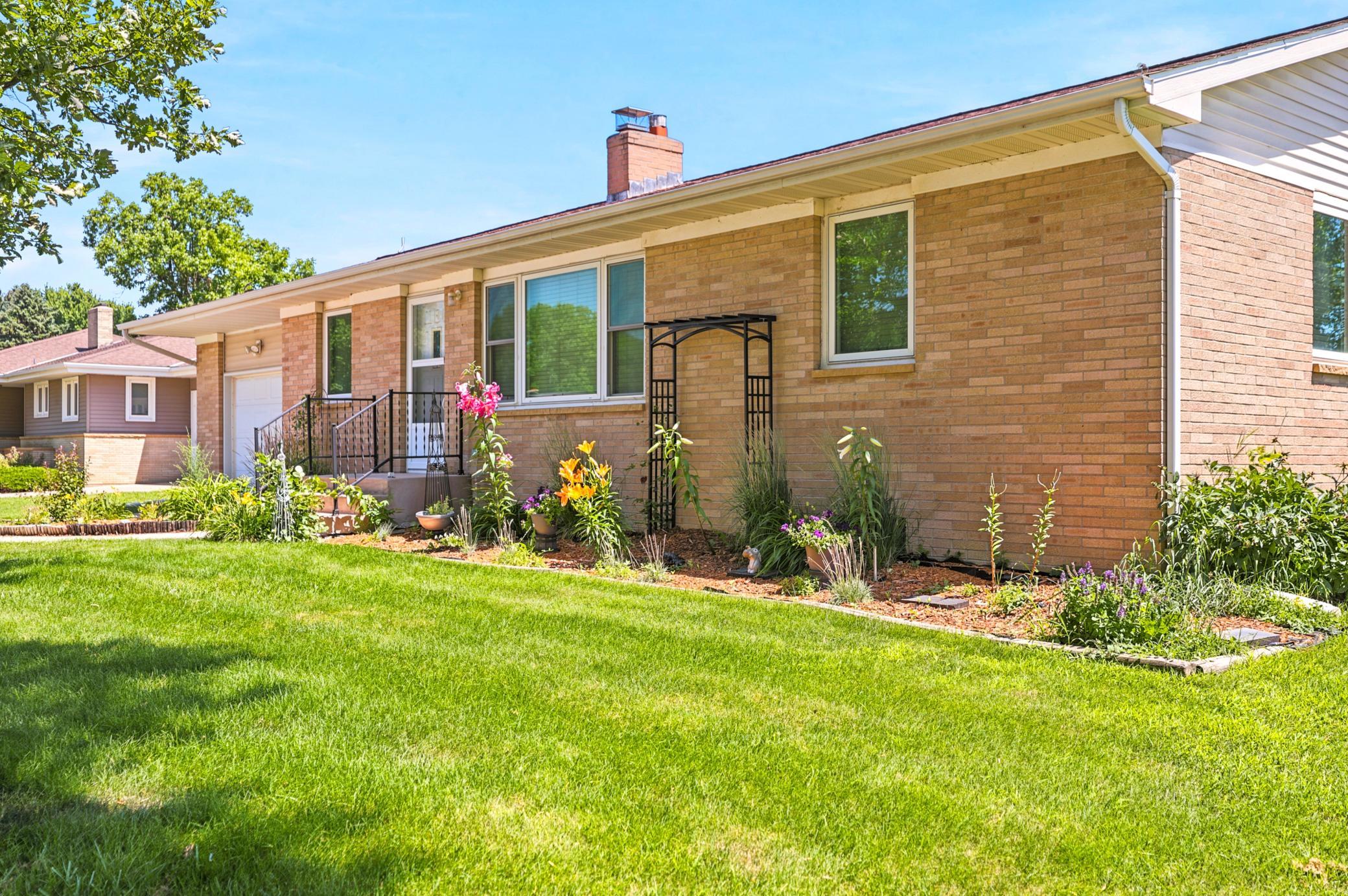 3rd image of 325 6Th St Nw, Buffalo Lake, MN 55314 | MLS# 7110011