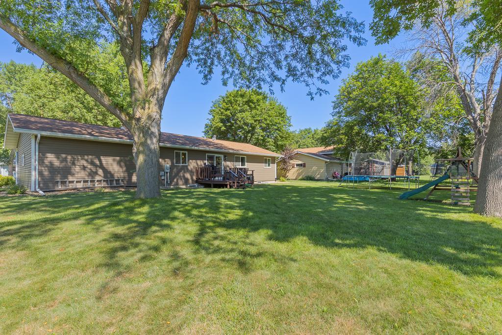 4th image of 901 Columbine Dr, Marshall, MN 56258 | MLS# 7110037