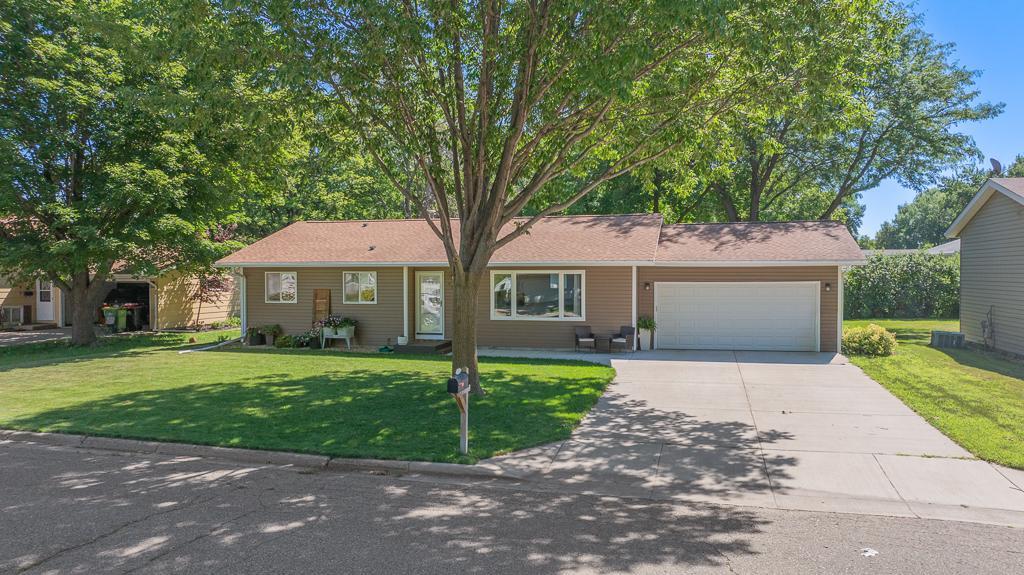 3rd image of 901 Columbine Dr, Marshall, MN 56258 | MLS# 7110037