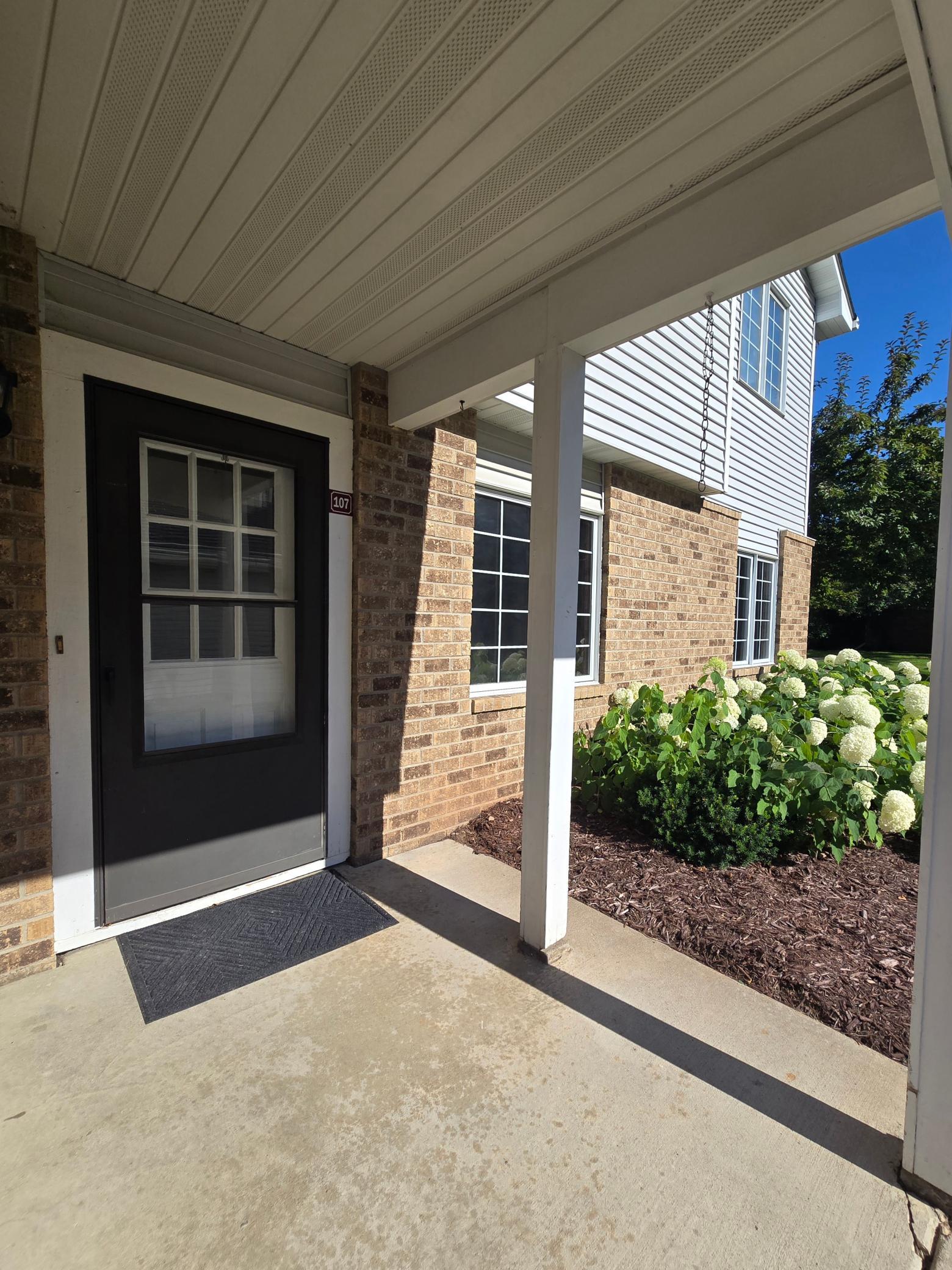 4th image of 3545 Blue Jay Wy #107, Saint Paul, MN 55123 | MLS# 7110051
