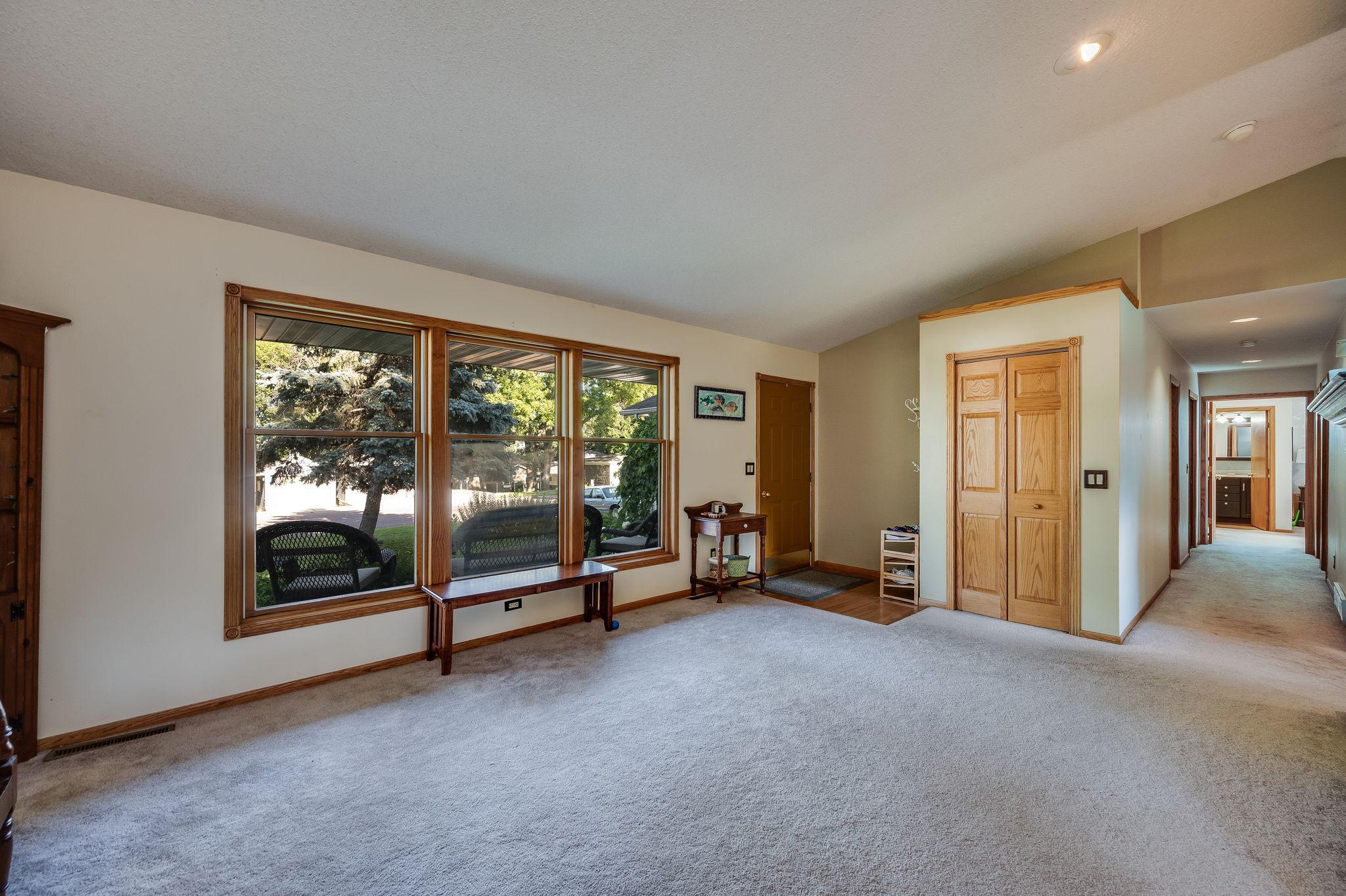 5th image of 684 Shoreacres Dr, Fairmont, MN 56031 | MLS# 7110083