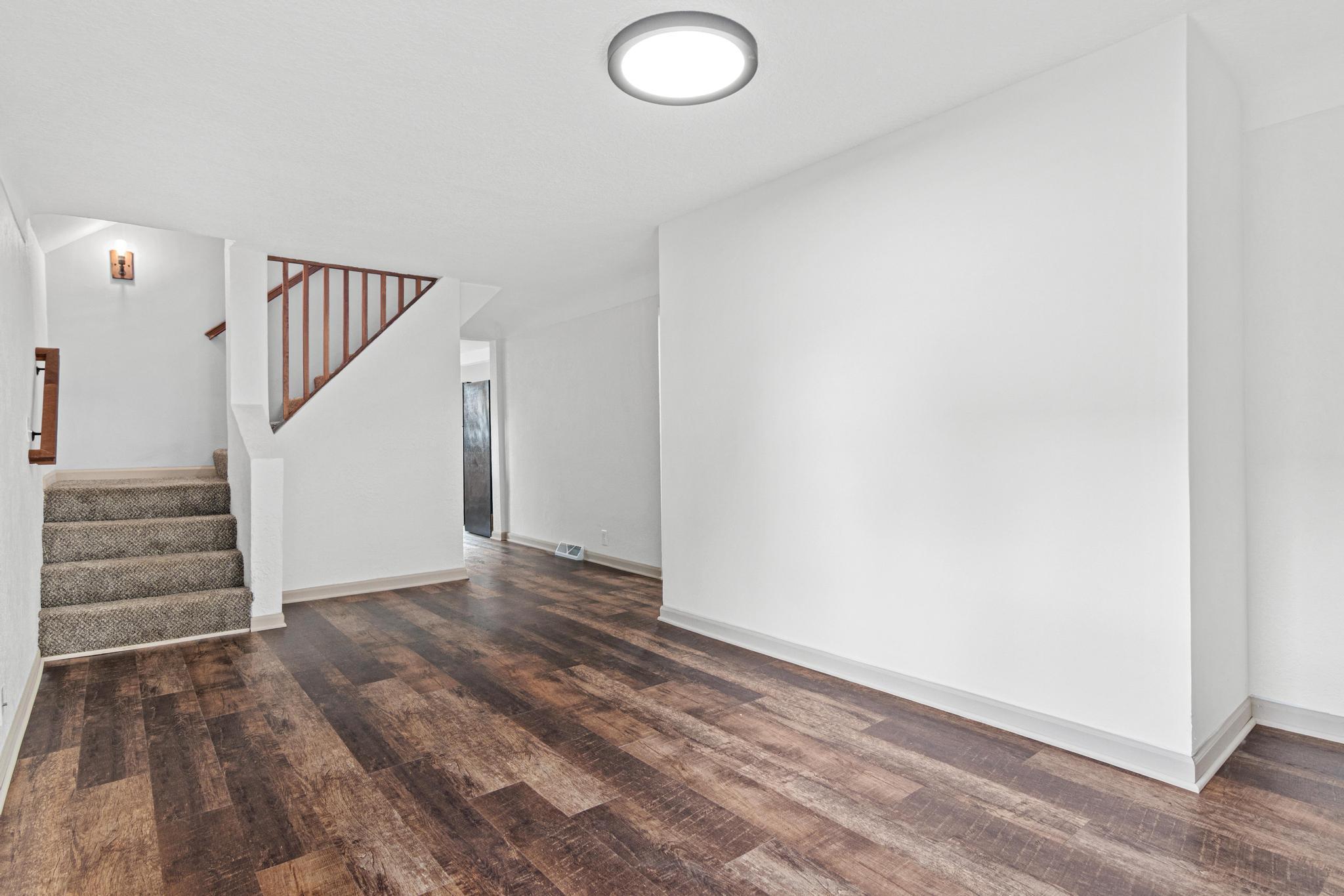 3rd image of 920 8Th Ave S, South Saint Paul, MN 55075 | MLS# 7110113