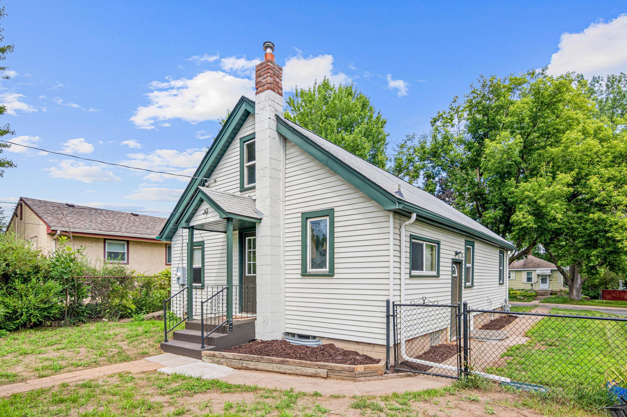 1st image of 920 8th Ave S, South Saint Paul, MN 55075 | MLS# 7110113