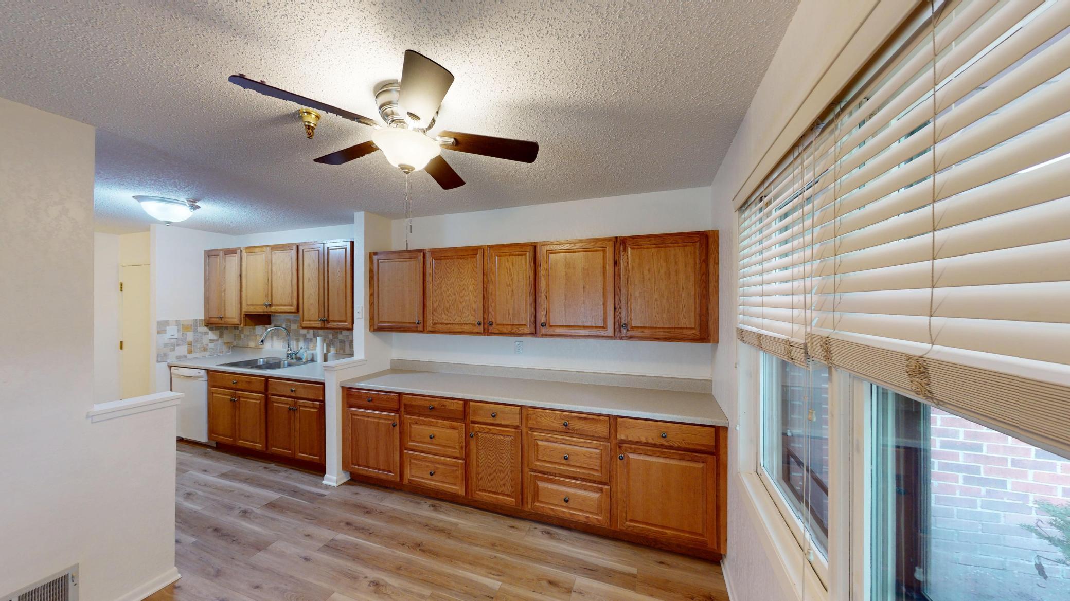 5th image of 909 Luther Pl, Albert Lea, MN 56007