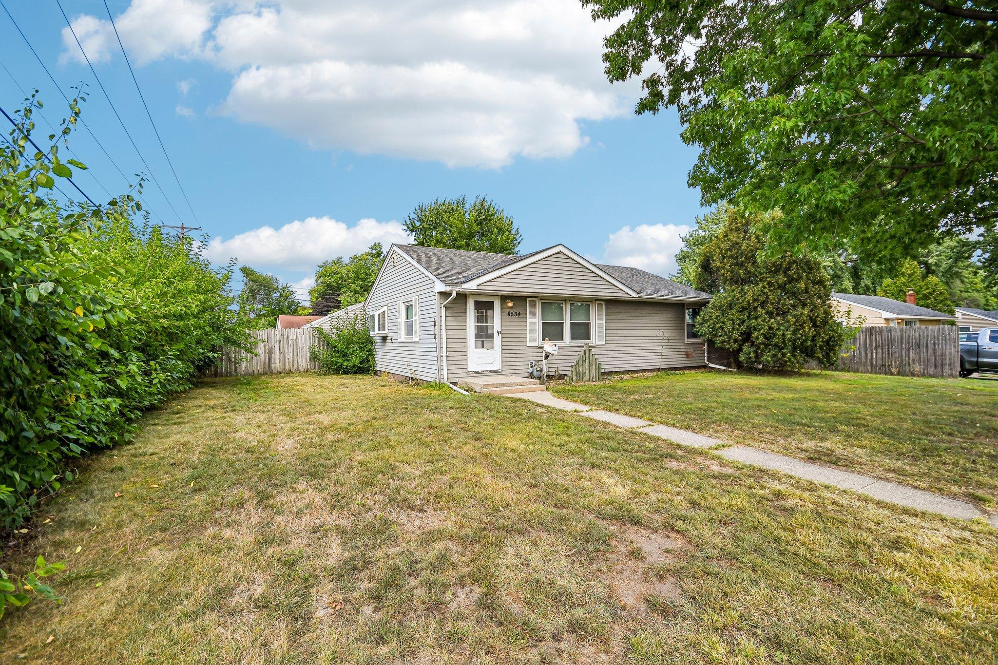 2nd image of 8534 Park Ave S, Bloomington, MN 55420 | MLS# 7110168