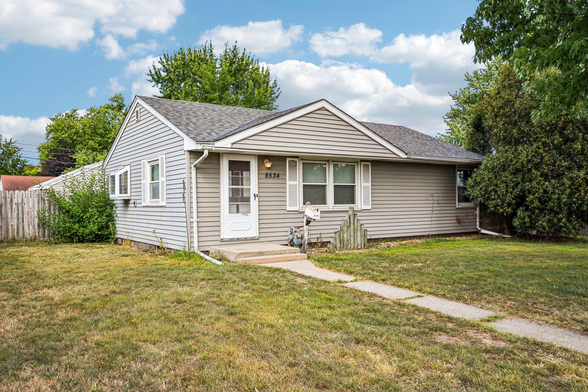 3rd image of 8534 Park Ave S, Bloomington, MN 55420 | MLS# 7110168