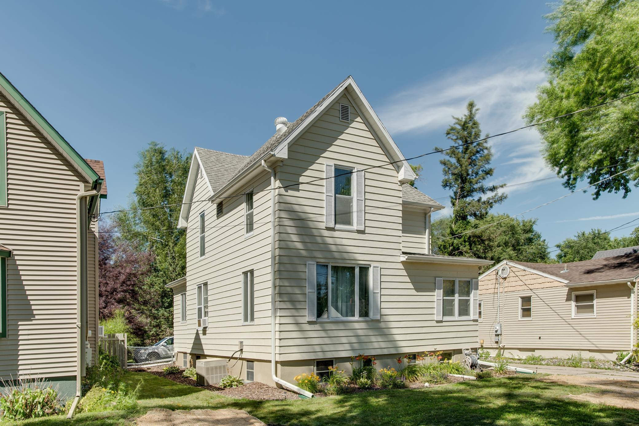 2nd image of 1637 8th Ave S, Fargo, ND 58103 | MLS# 7110169