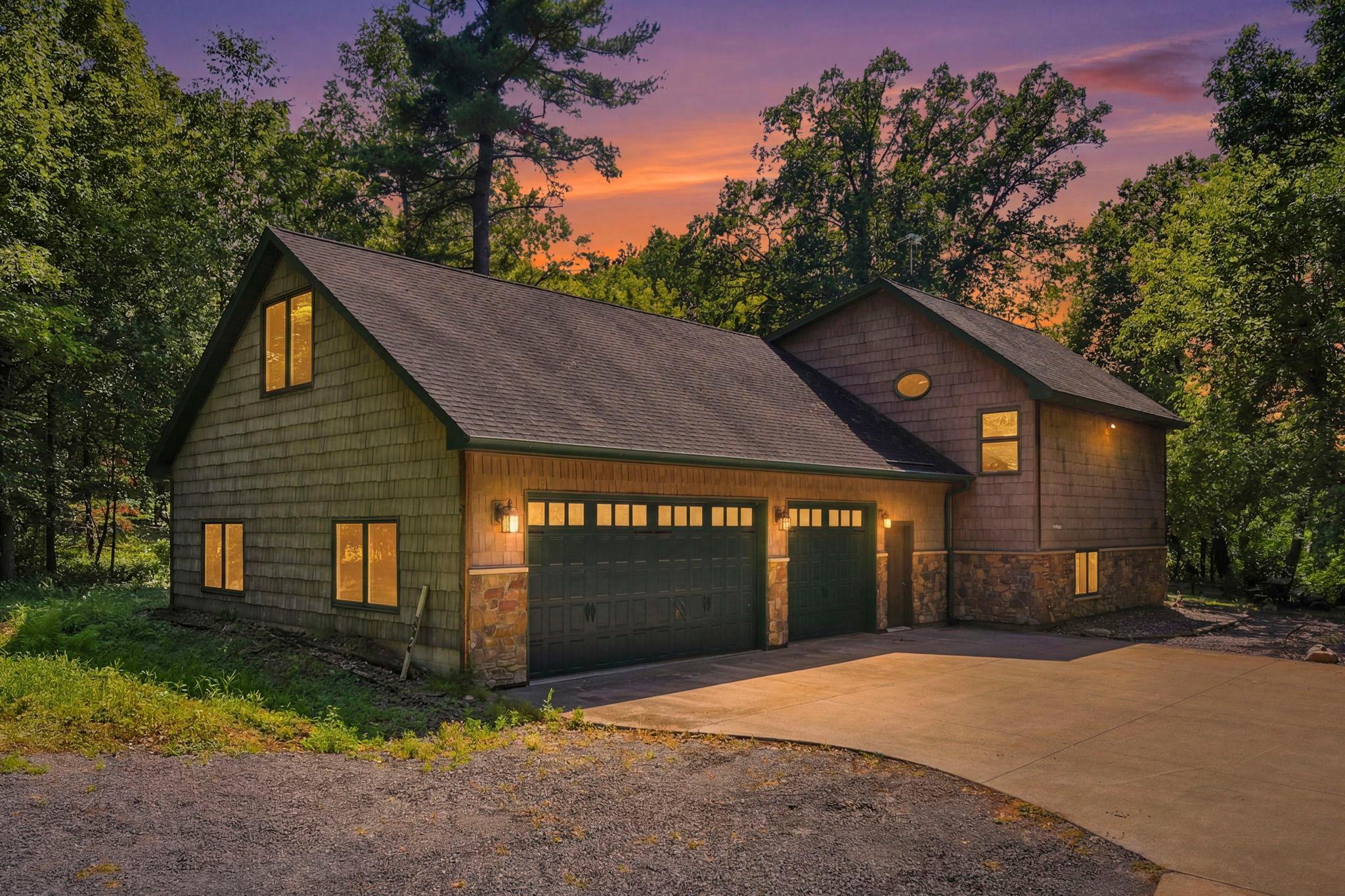 2nd image of 909 N Cascade St, Osceola, WI 54020 | MLS# 7110332