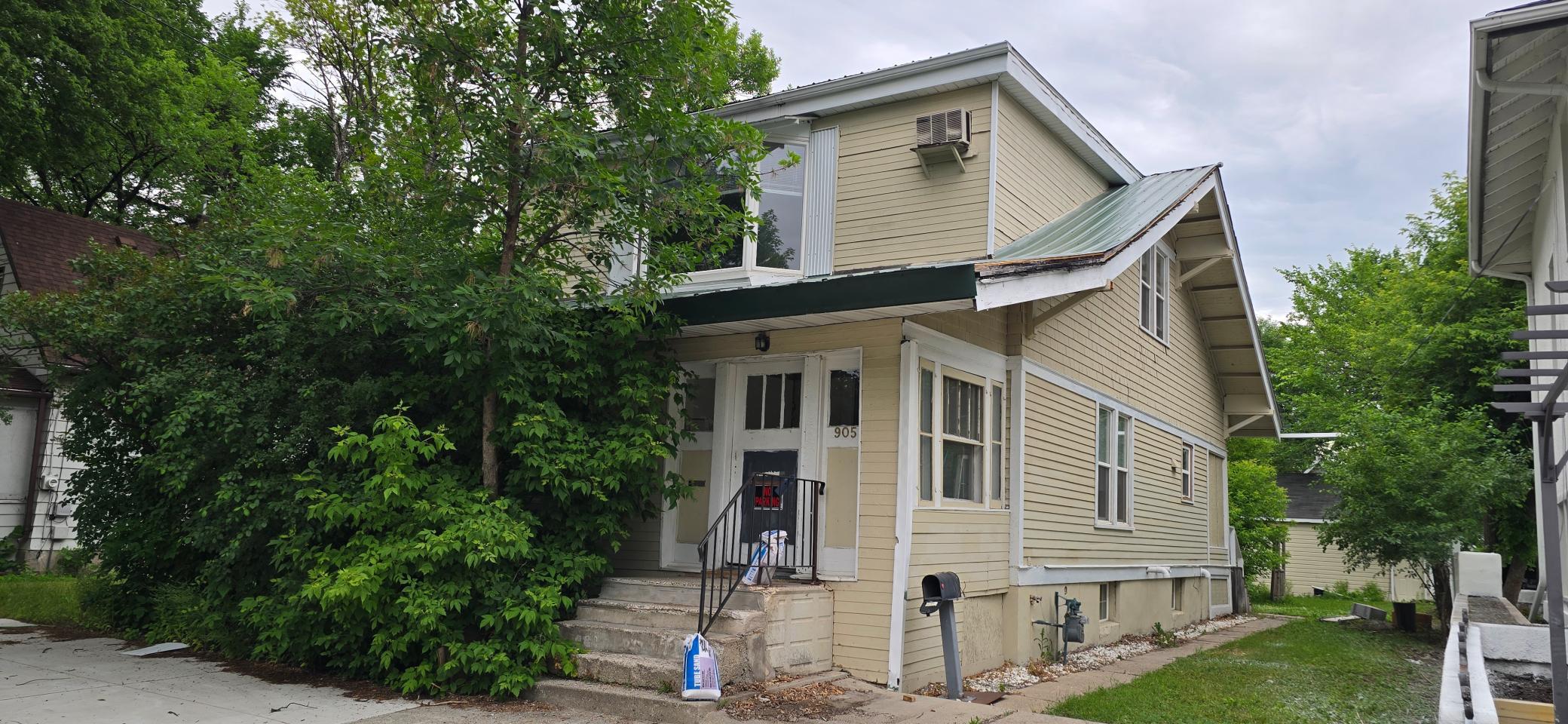 1st image of 905 College St N, Fargo, ND 58102 | MLS# 7110576