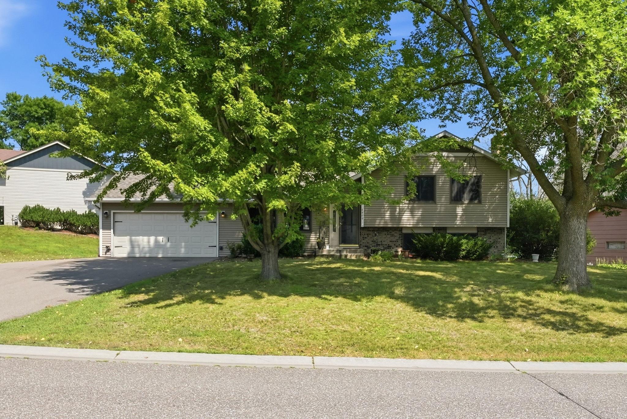 1st image of 6600 Stratford Rd, Saint Paul, MN 55125 | MLS# 7110593