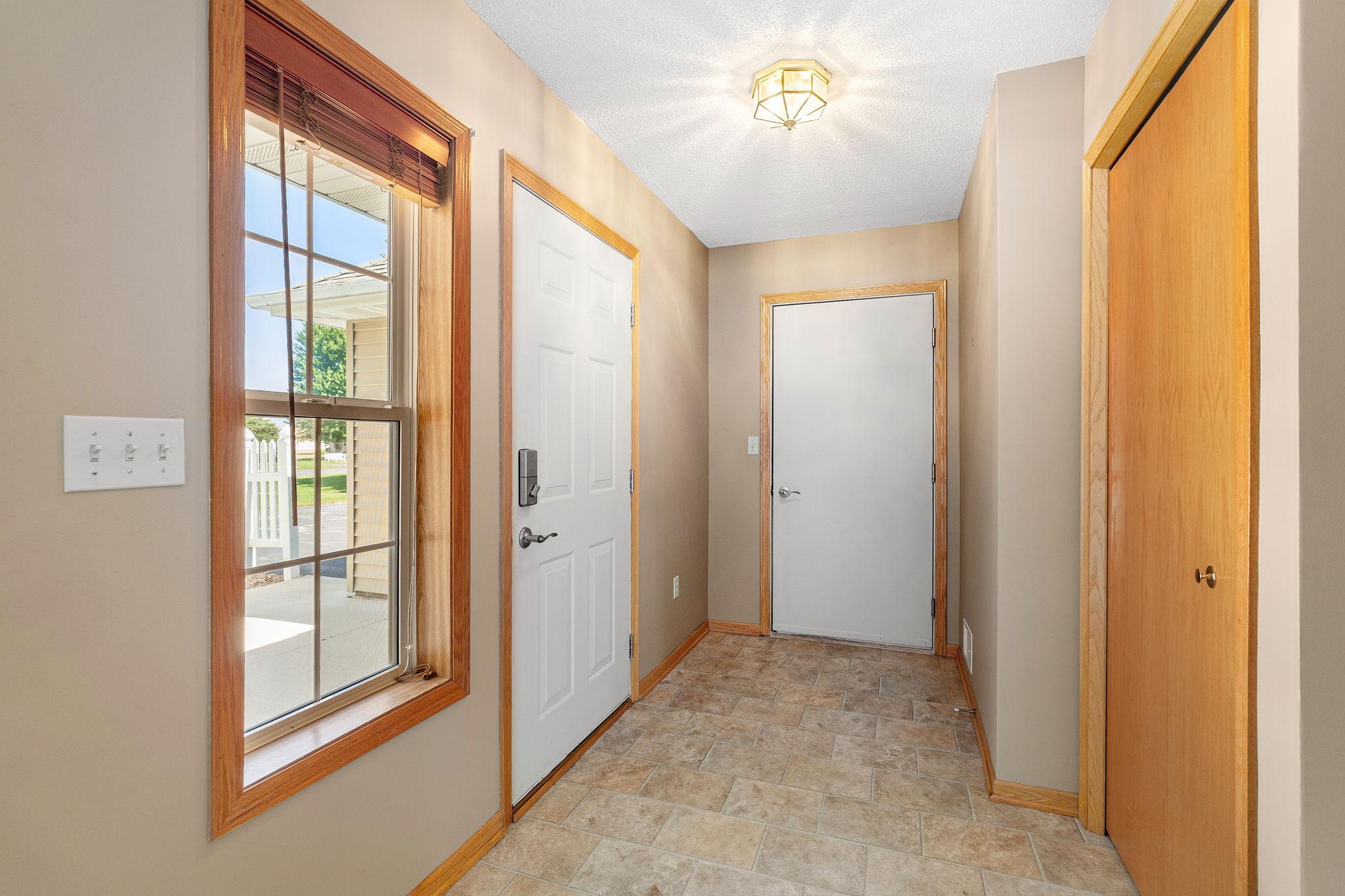5th image of 2100 Oak Tree Ln #B, Austin, MN 55912 | MLS# 7110604
