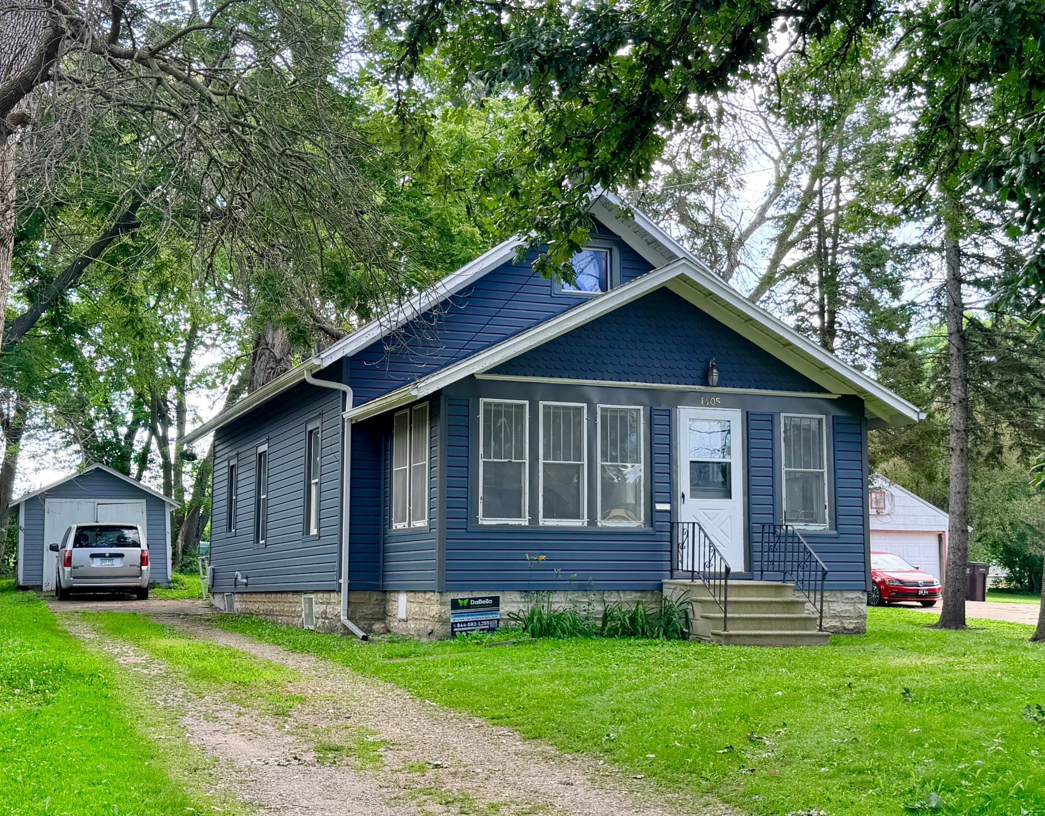 1st image of 1405 S Broadway Ave, Albert Lea, MN 56007 | MLS# 7110653