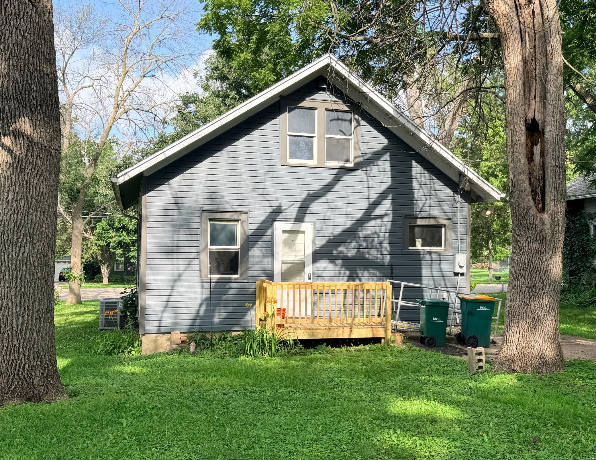 3rd image of 1405 S Broadway Ave, Albert Lea, MN 56007 | MLS# 7110653