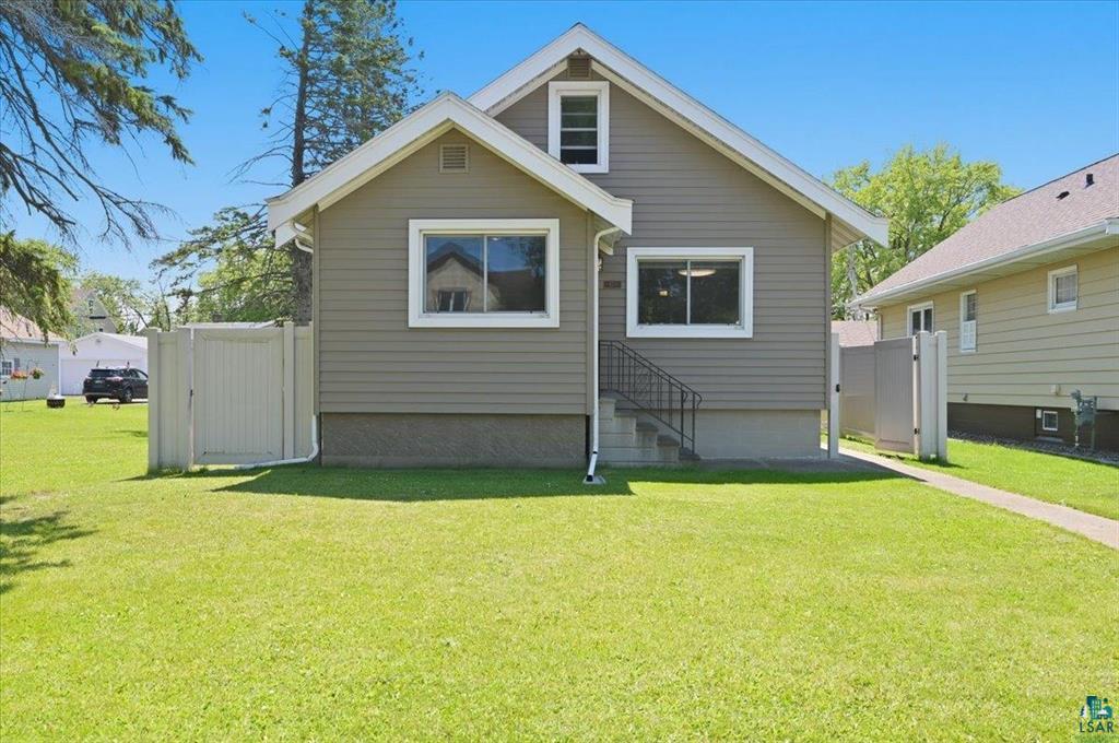 1st image of 920 N 21st St, Superior, WI 54880 | MLS# 7110781