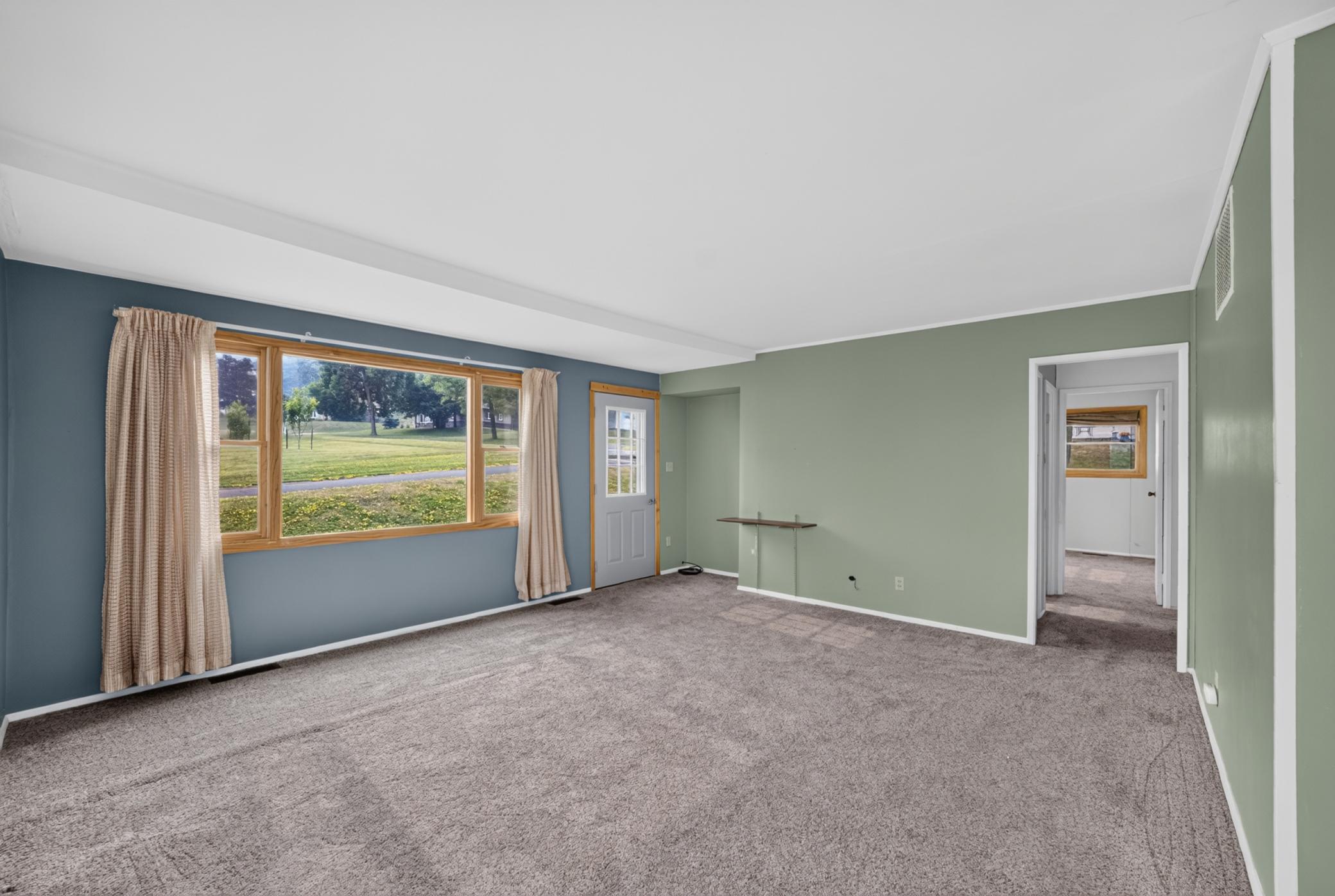 3rd image of 16 Carter Ln, Silver Bay, MN 55614 | MLS# 7110823