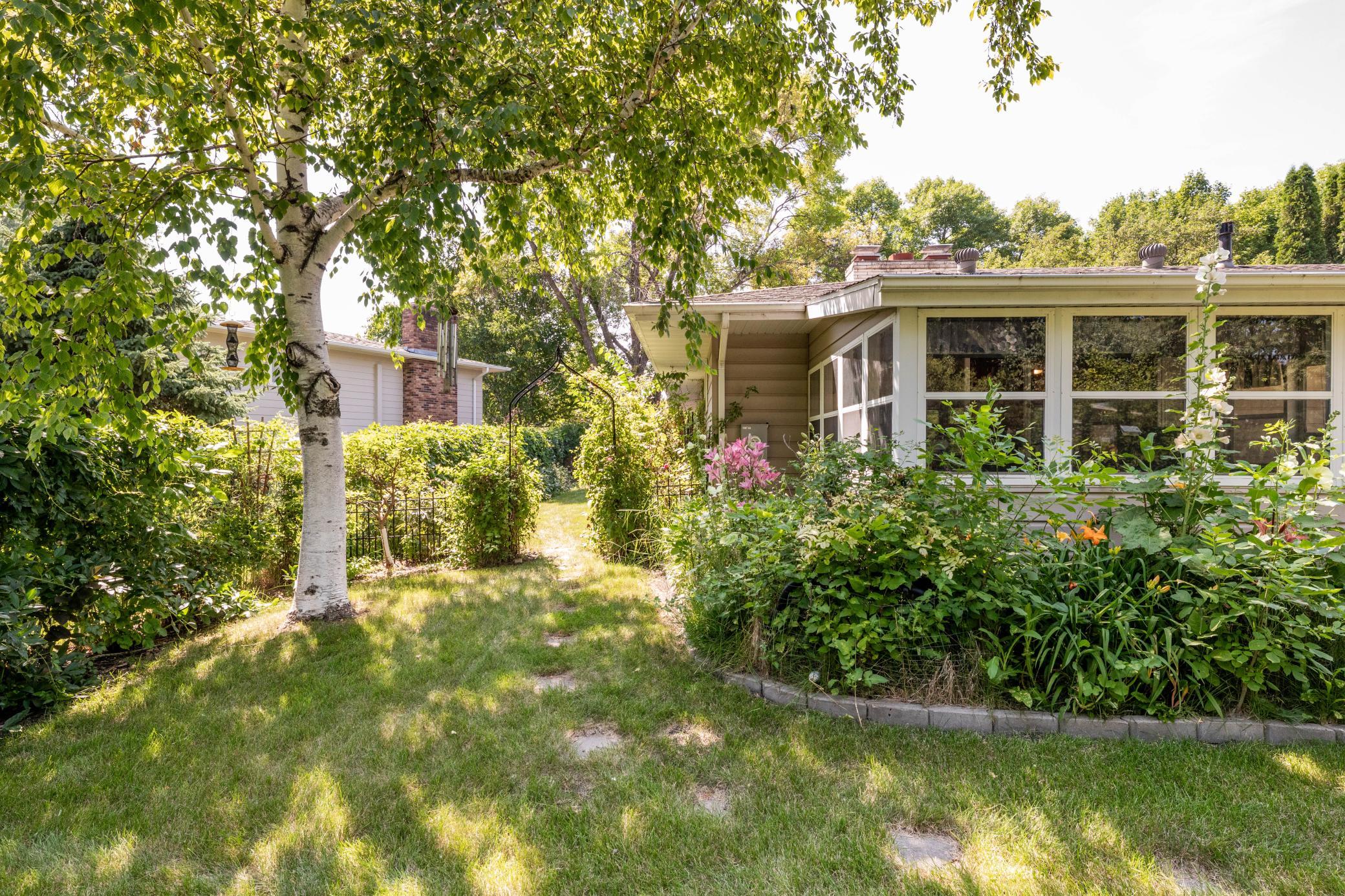 5th image of 2474 W Country Club Dr S, Fargo, ND 58103 | MLS# 7110873