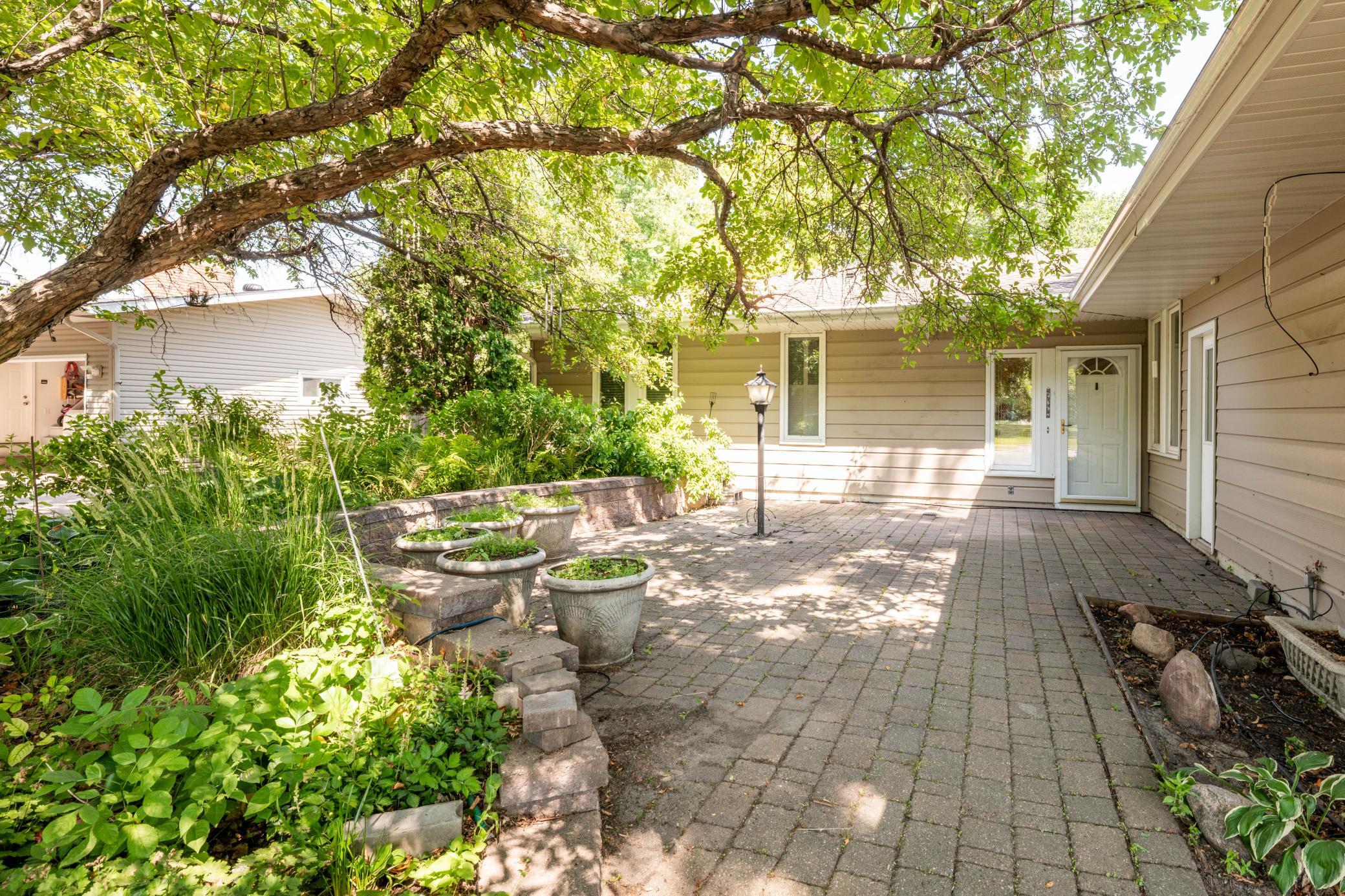 2nd image of 2474 W Country Club Dr S, Fargo, ND 58103 | MLS# 7110873