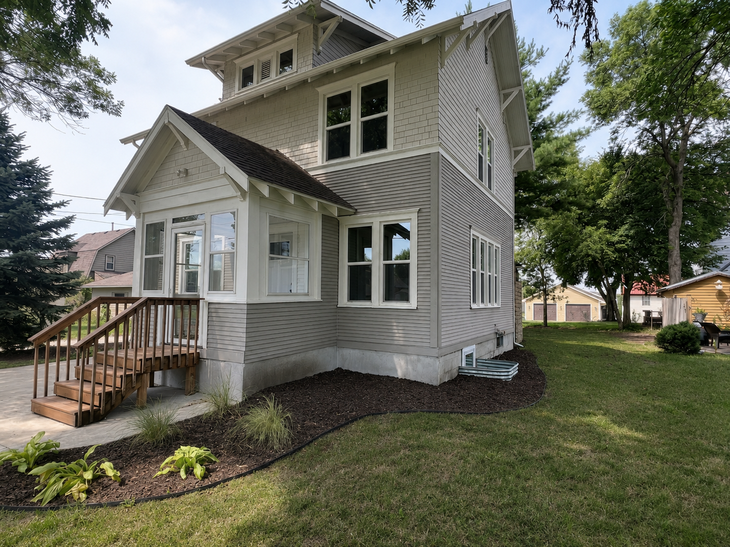 2nd image of 711 Clausen Ave, Albert Lea, MN 56007 | MLS# 7110904
