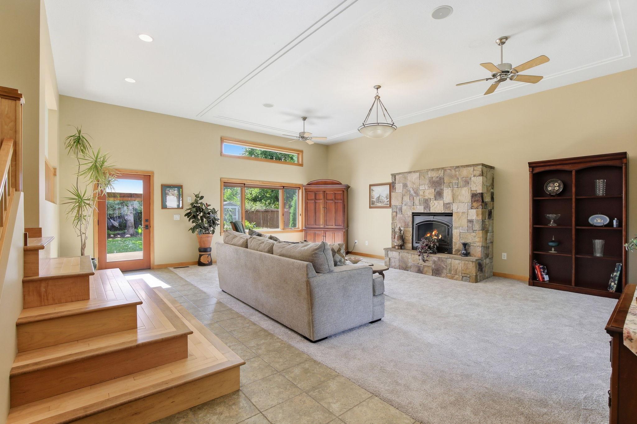 2nd image of 1400 Lia Dr, Northfield, MN 55057 | MLS# 7110973