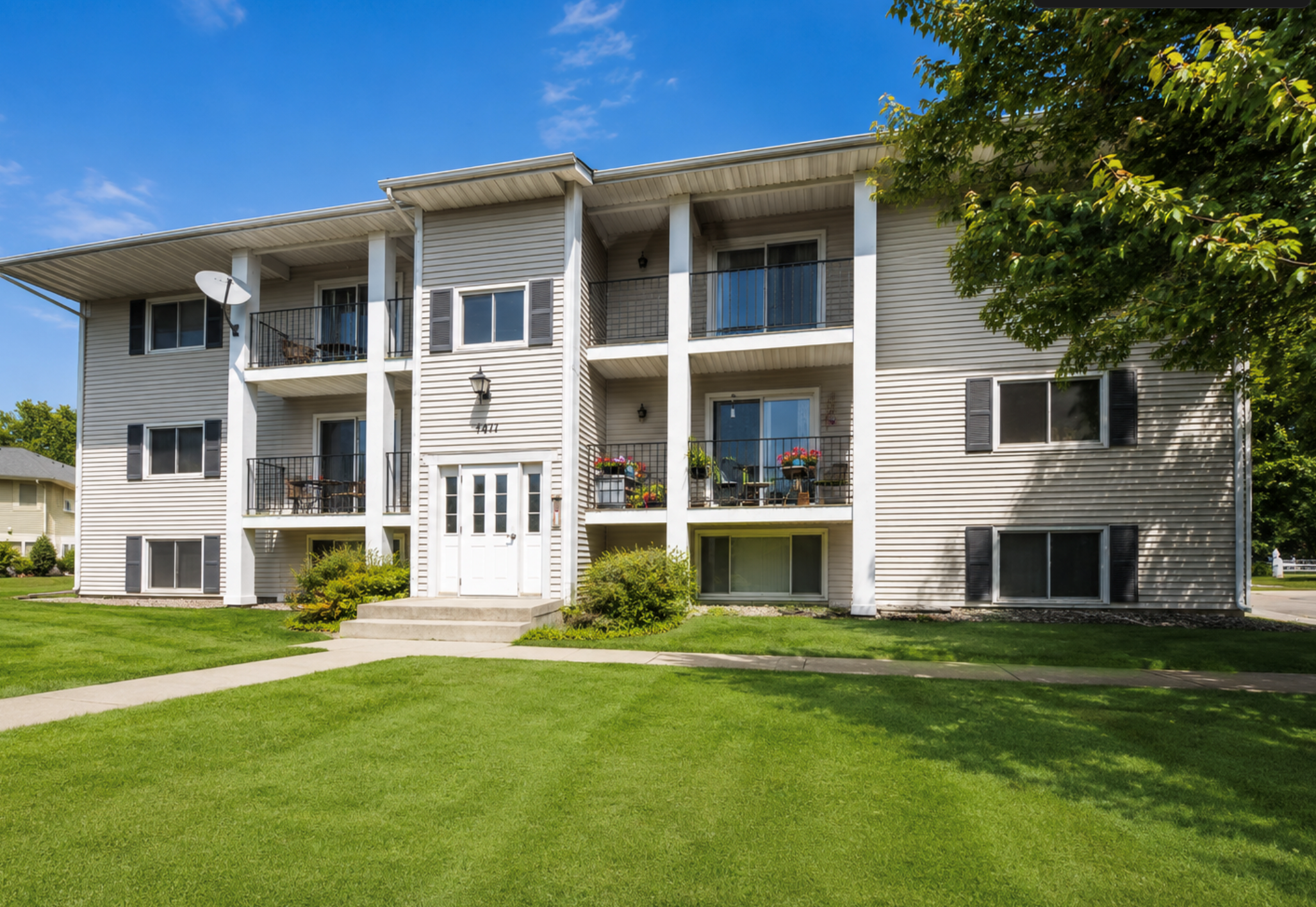 1st image of 1811 Greenfield Ln Sw #12, Rochester, MN 55902 | MLS# 7111018