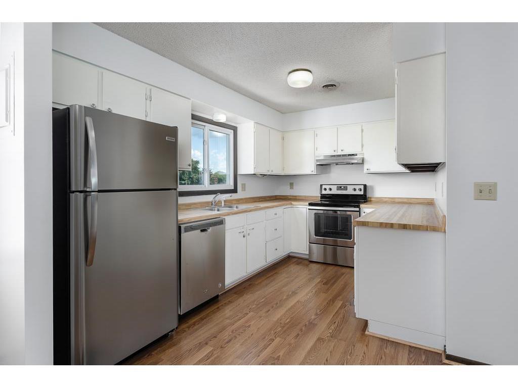 2nd image of 1811 Greenfield Ln Sw #12, Rochester, MN 55902 | MLS# 7111018
