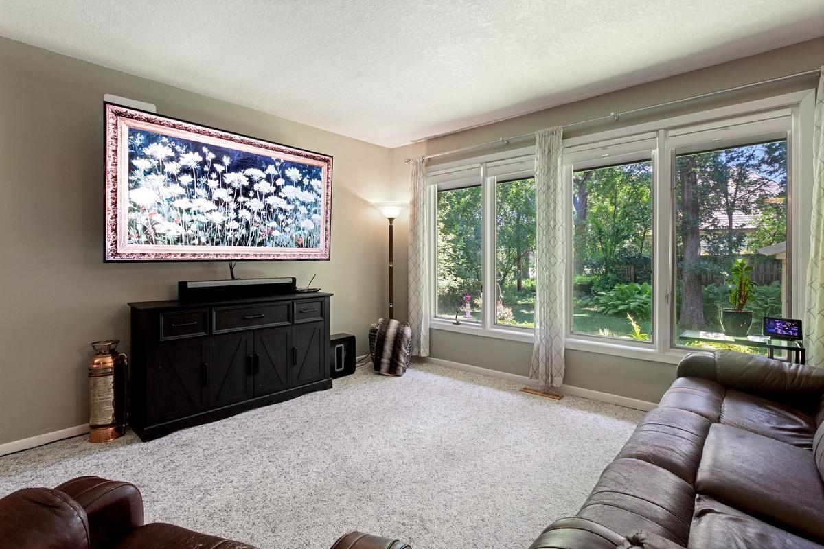 4th image of 2685 Glenbrook Ave N, Saint Paul, MN 55128 | MLS# 7111032