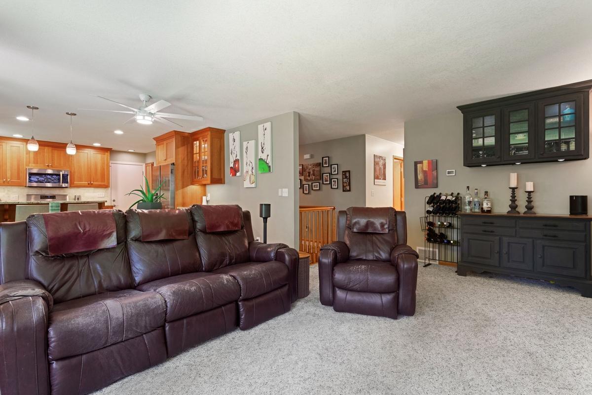 5th image of 2685 Glenbrook Ave N, Saint Paul, MN 55128 | MLS# 7111032