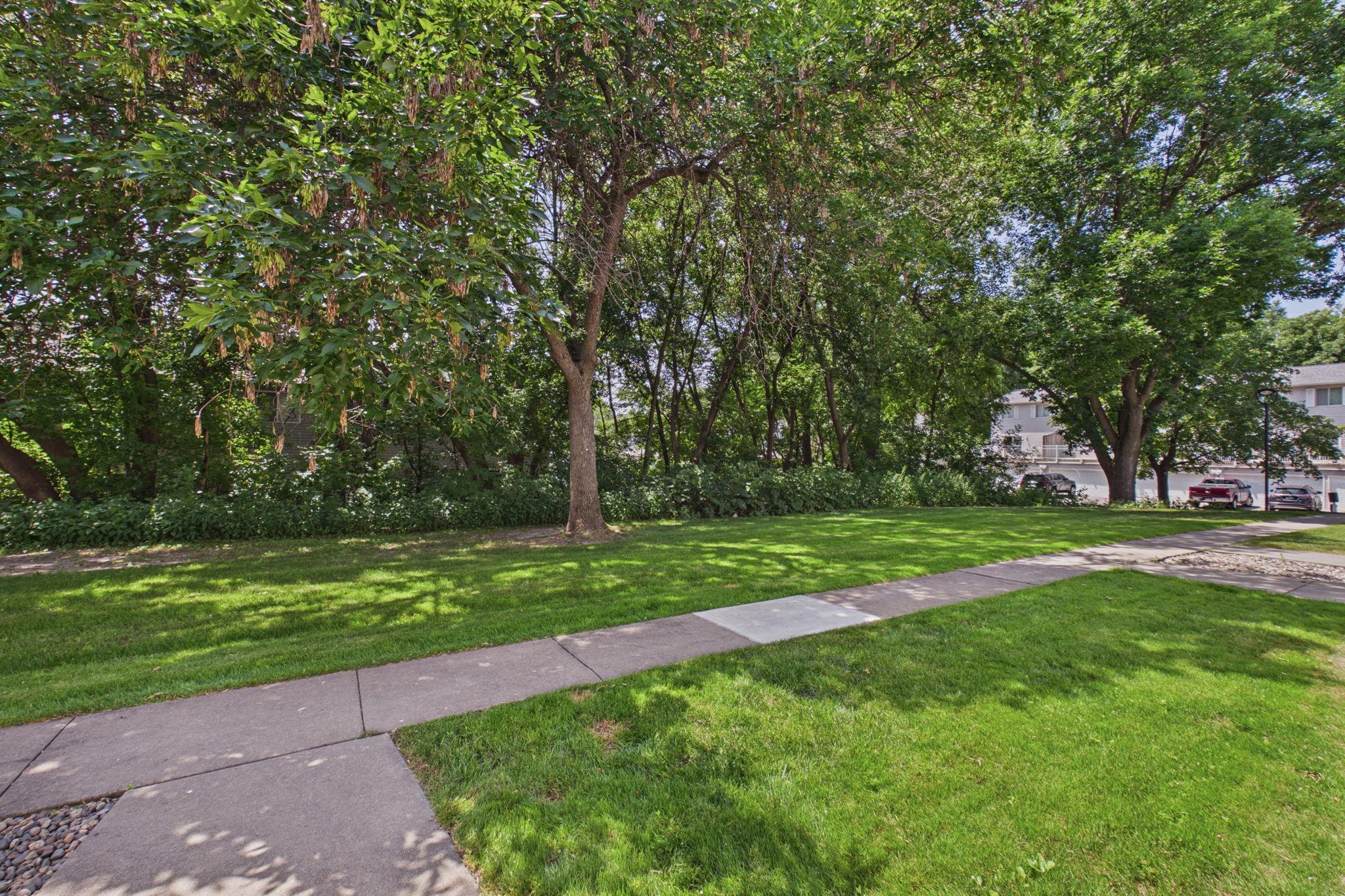 3rd image of 1467 Goodwin Ave N, Saint Paul, MN 55128 | MLS# 7111044