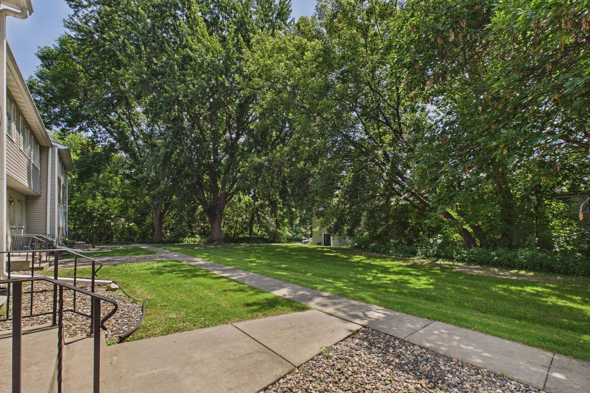 2nd image of 1467 Goodwin Ave N, Saint Paul, MN 55128 | MLS# 7111044