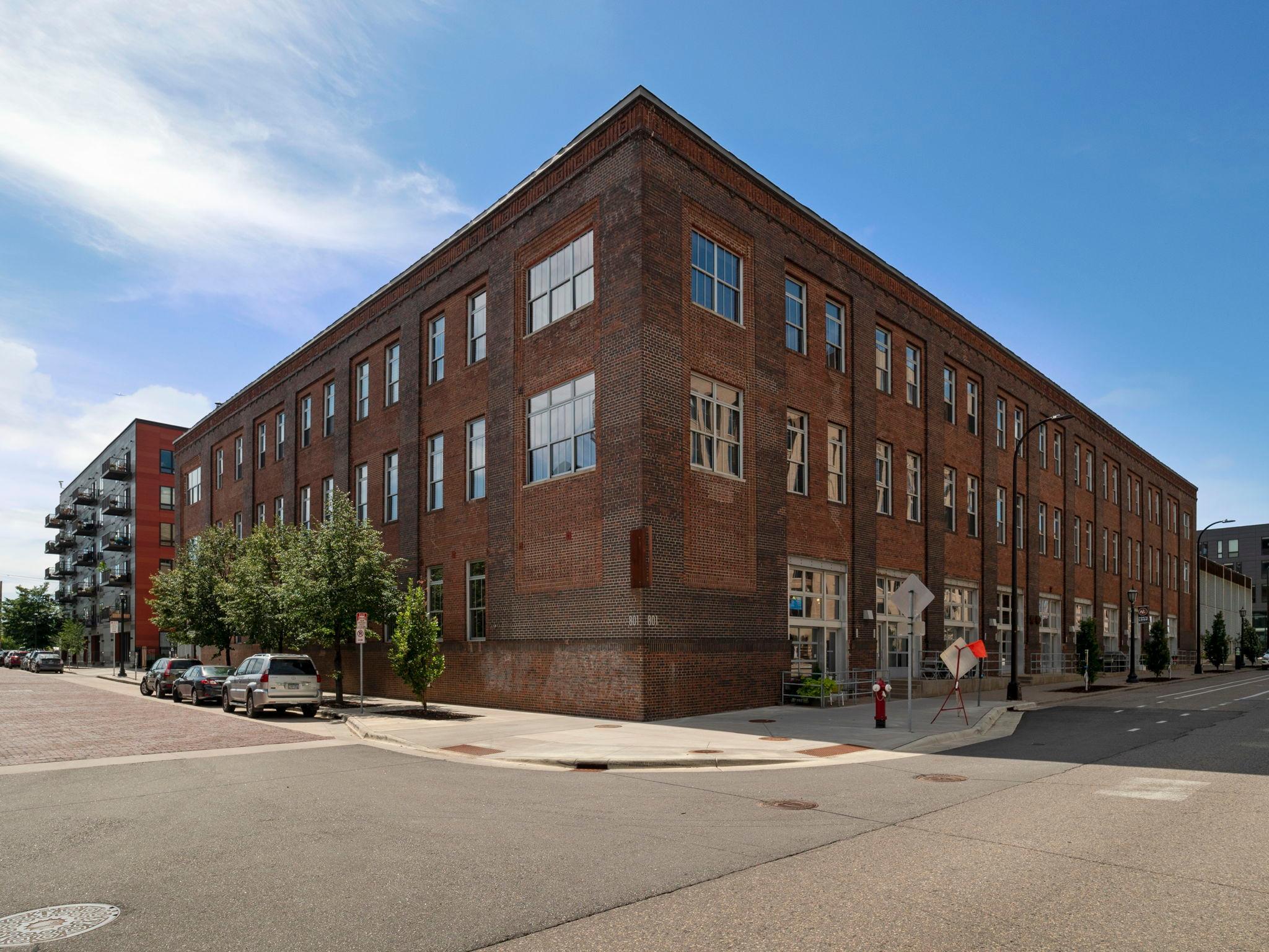 2nd image of 801 Washington Ave N, Minneapolis, MN 55401