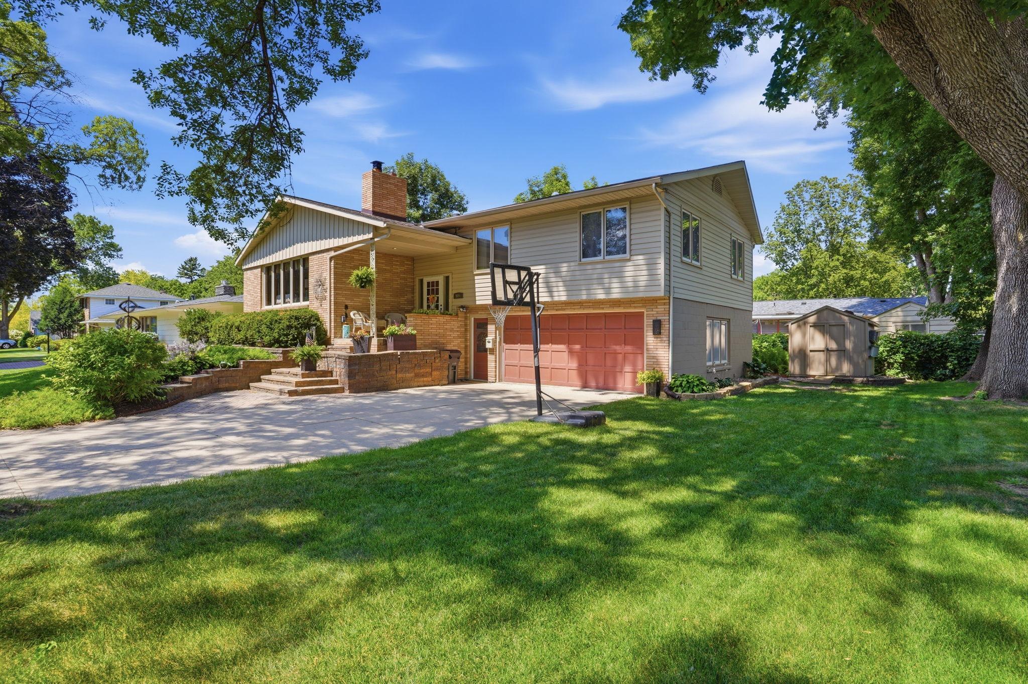 3rd image of 920 Meadow Ln, Willmar, MN 56201 | MLS# 7111118
