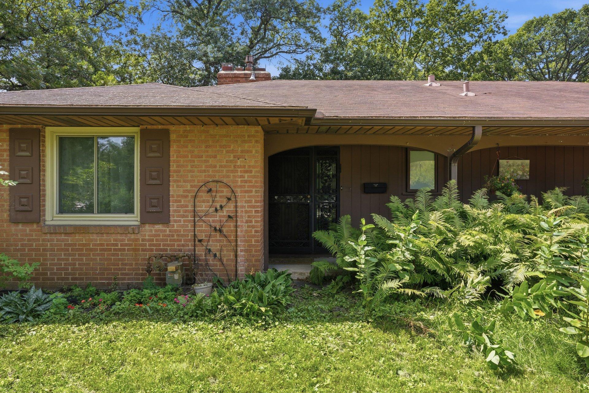 2nd image of 5433 Twin Lake Blvd E, Minneapolis, MN 55429 | MLS# 7111138