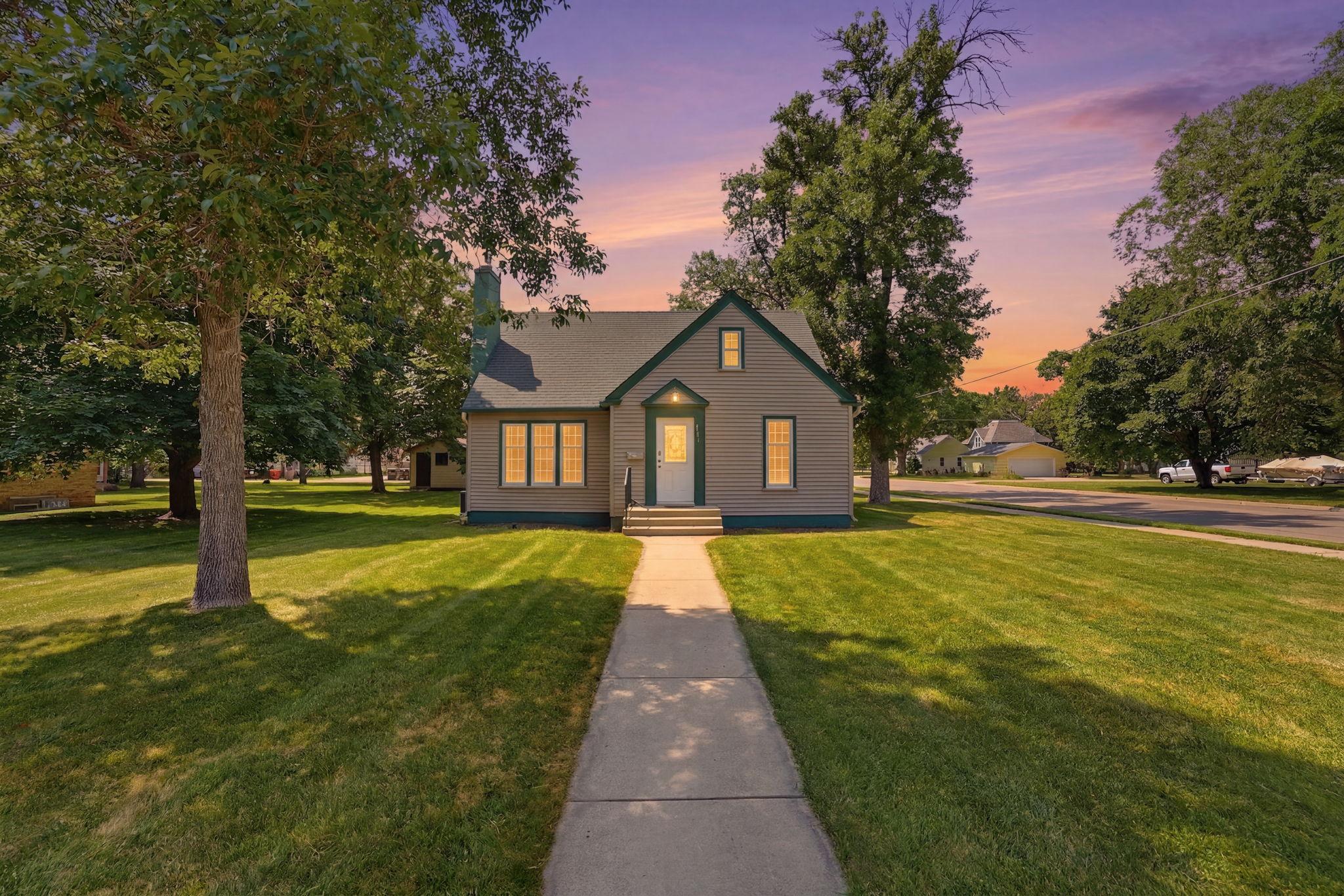 1st image of 1002 Cedar St, Alexandria, MN 56308 | MLS# 7111158