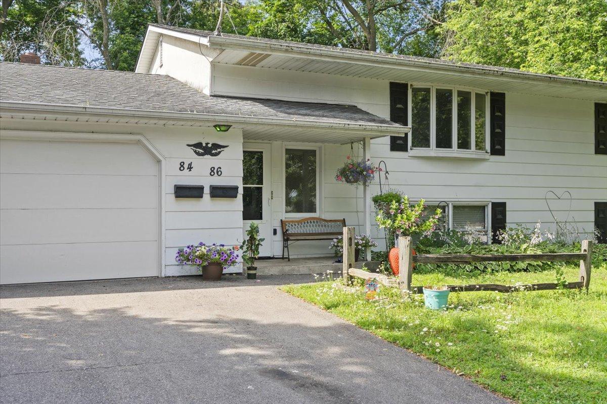 2nd image of 84 Logan Ave W, Saint Paul, MN 55118 | MLS# 7111175