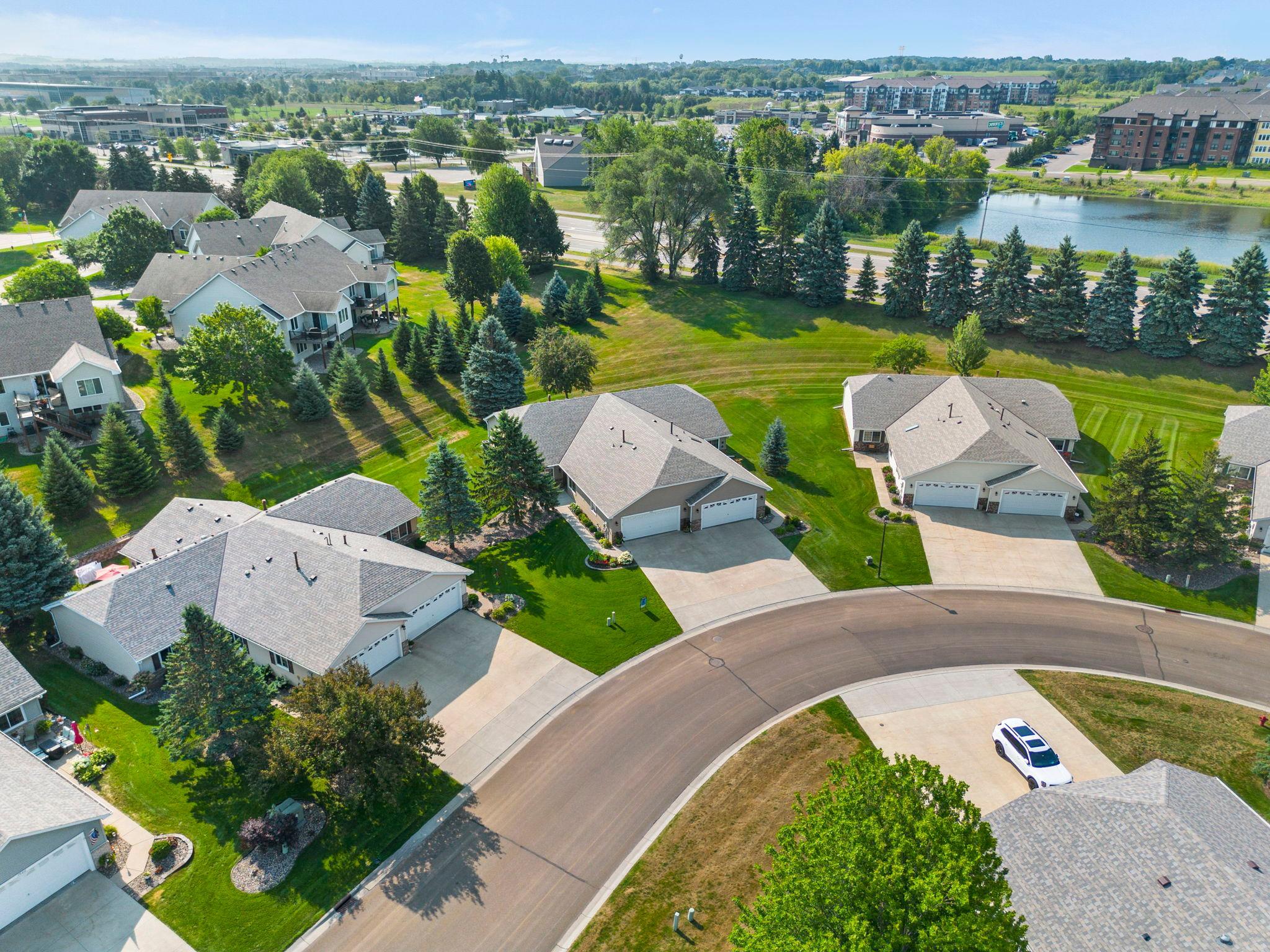 3rd image of 7632 Newbury Rd, Saint Paul, MN 55125 | MLS# 7111226
