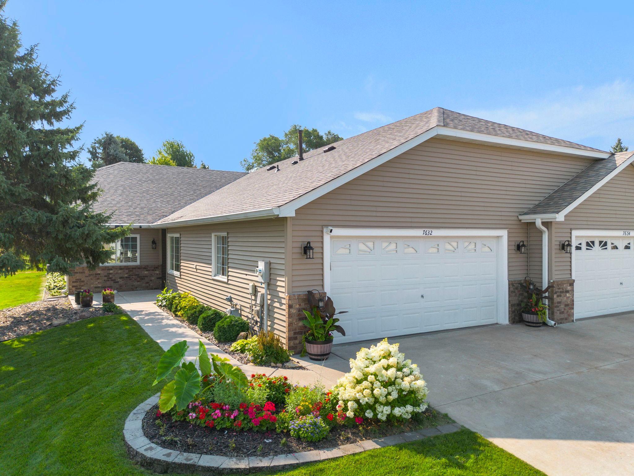 1st image of 7632 Newbury Rd, Saint Paul, MN 55125 | MLS# 7111226