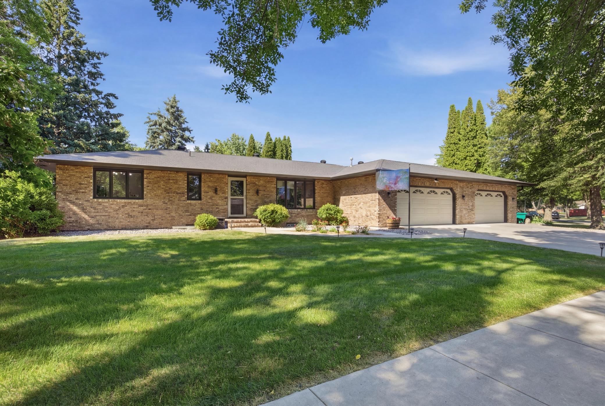 2nd image of 42 36th Ave N, Fargo, ND 58102 | MLS# 7111273