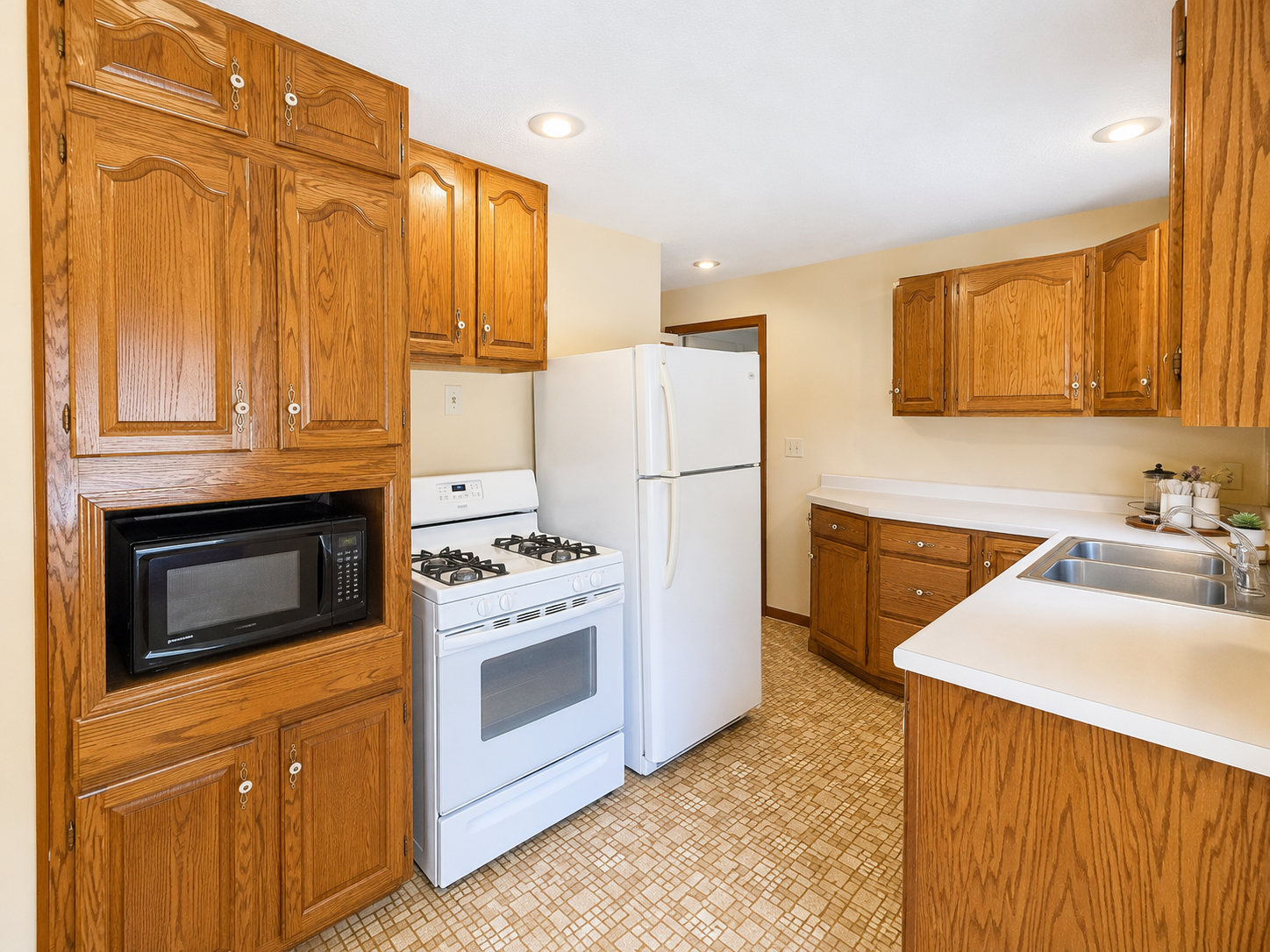 4th image of 172 Charles Ave, Red Wing, MN 55066 | MLS# 7111287