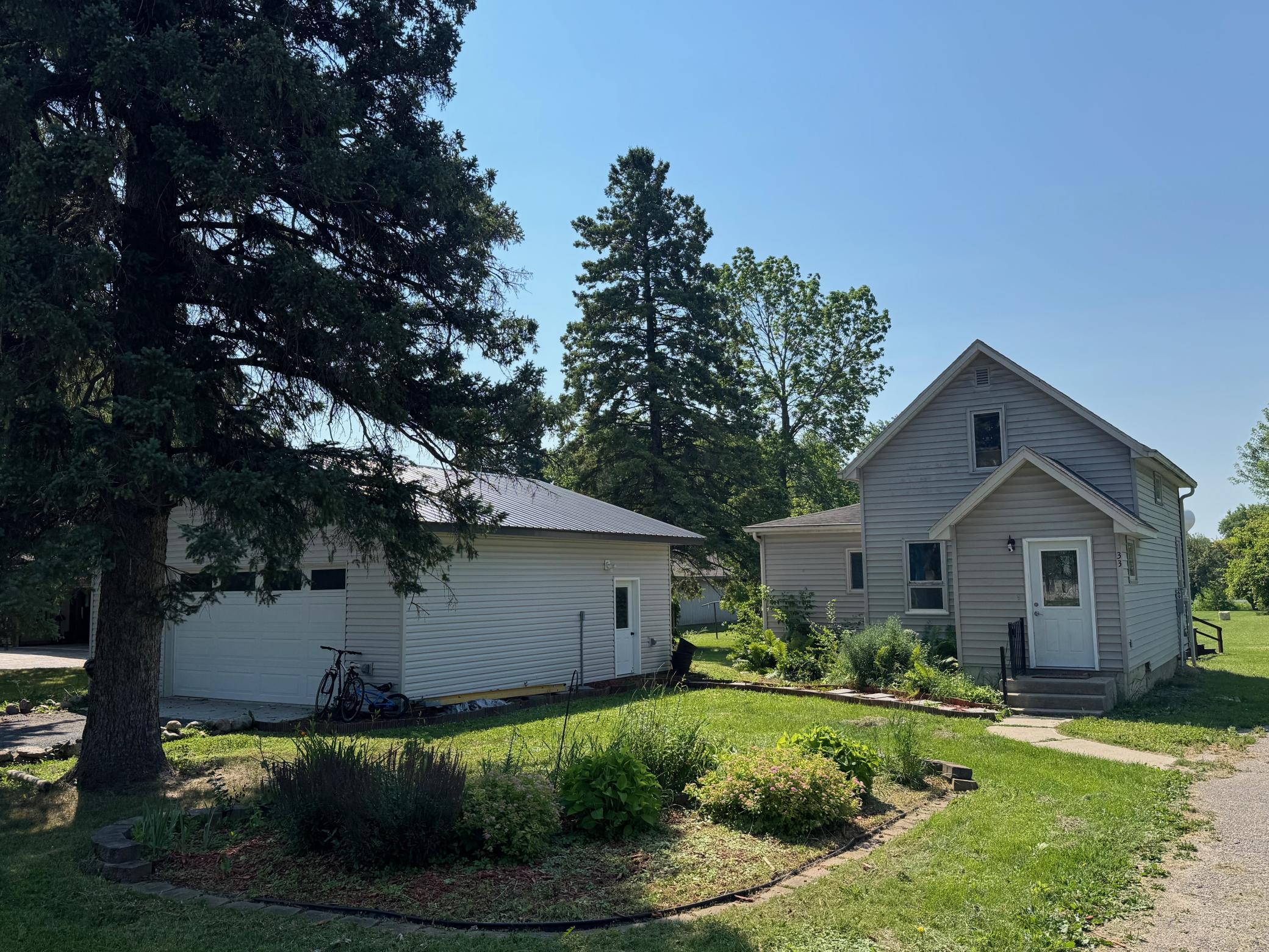 2nd image of 33 Carlson Ave Nw, Blackduck, MN 56630 | MLS# 7111288