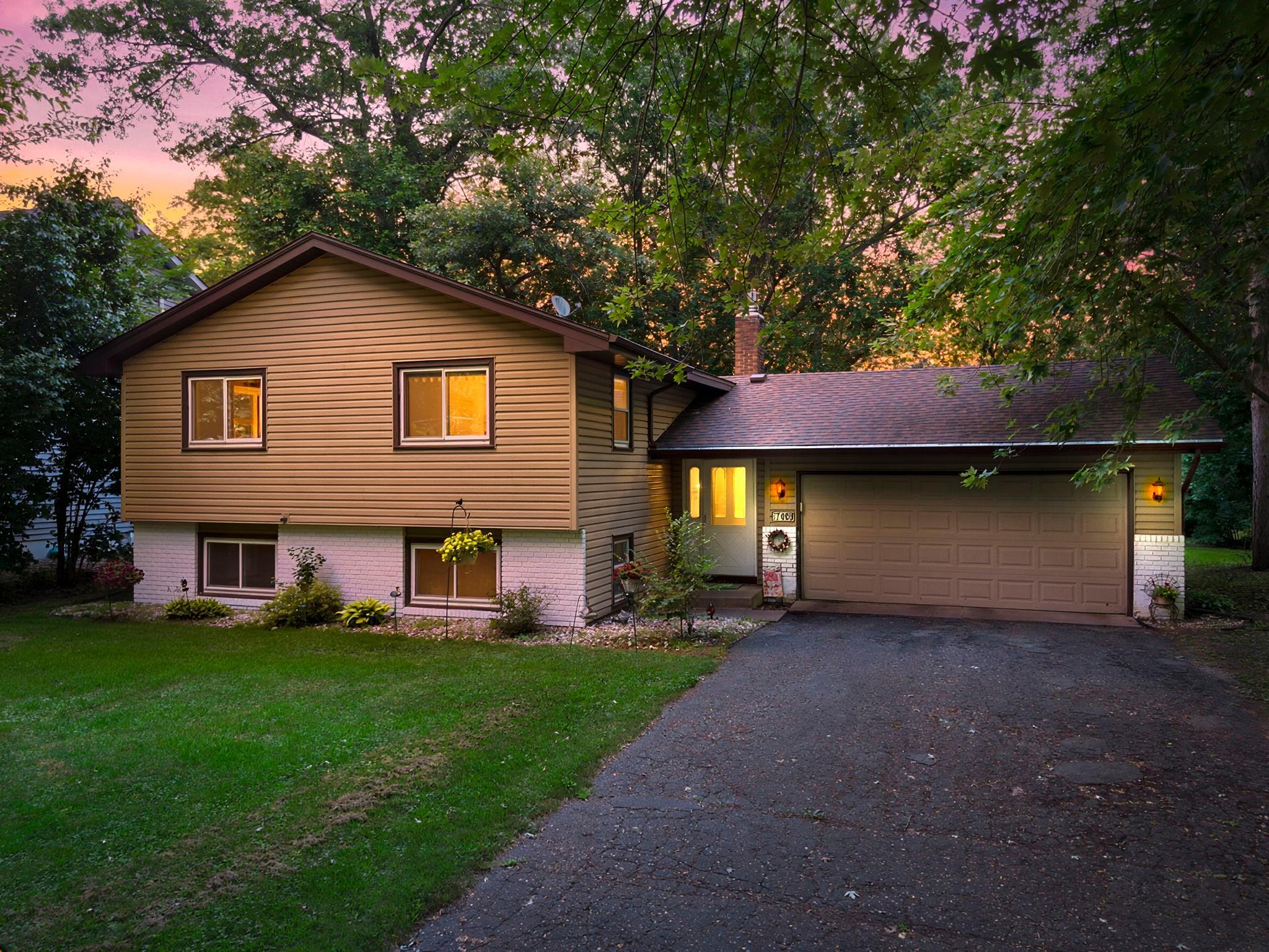 Homes for sale in Mounds View, MN | 7989 Eastwood Rd, Mounds View, MN 55112 | MLS# 7111356