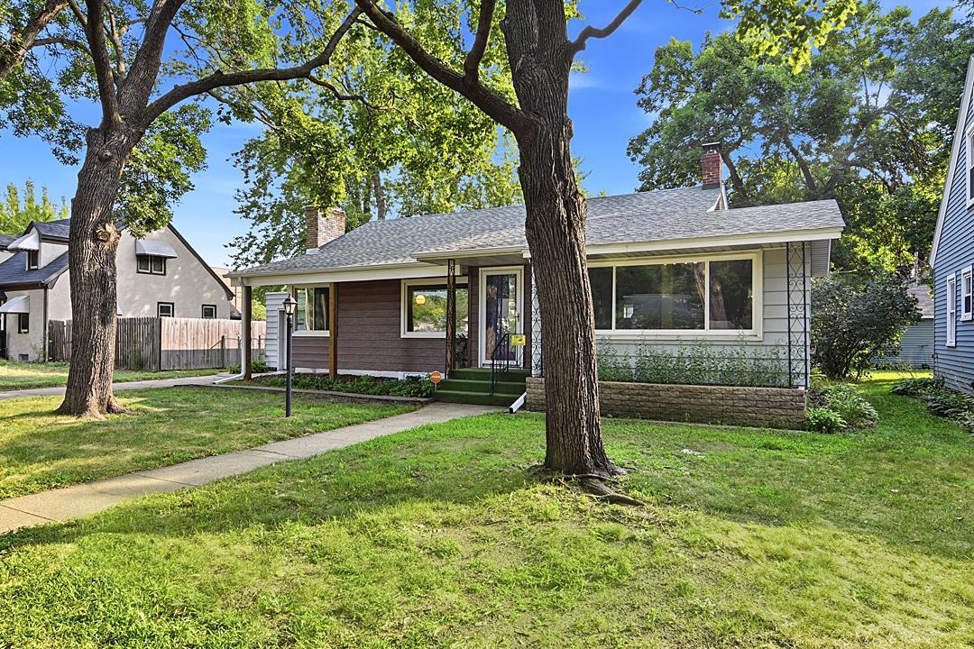 2nd image of 1120 9th Ave N, Saint Cloud, MN 56303 | MLS# 7111363