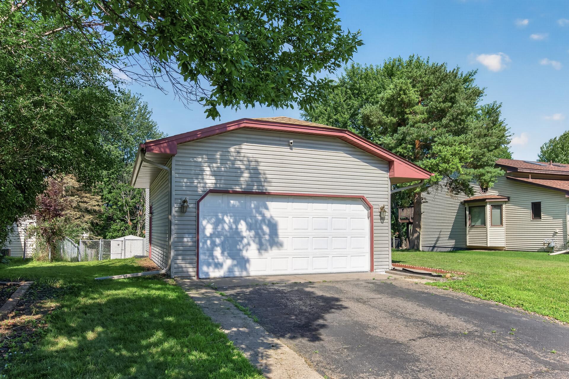 2nd image of 1652 84th Ct N, Brooklyn Park, MN 55444 | MLS# 7111409