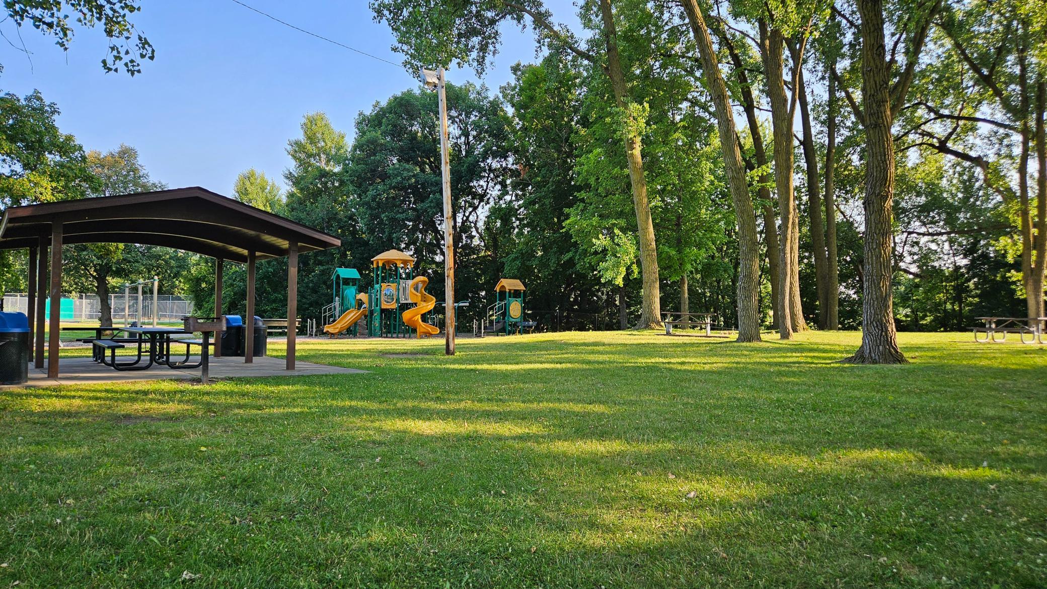 2nd image of 260 Westview Dr, Saint Paul, MN 55118