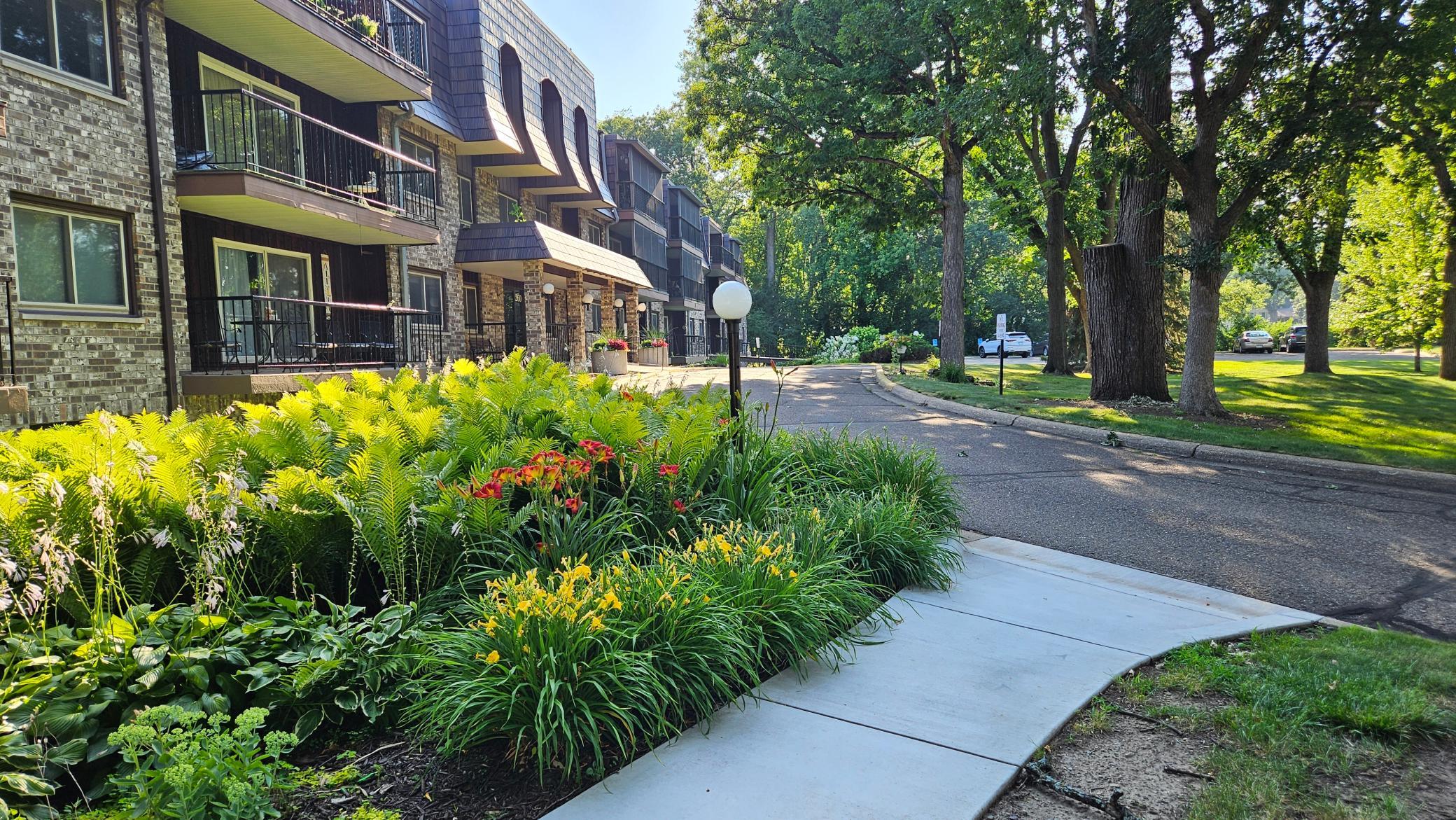 2nd image of 260 Westview Dr #303, Saint Paul, MN 55118 | MLS# 7111421