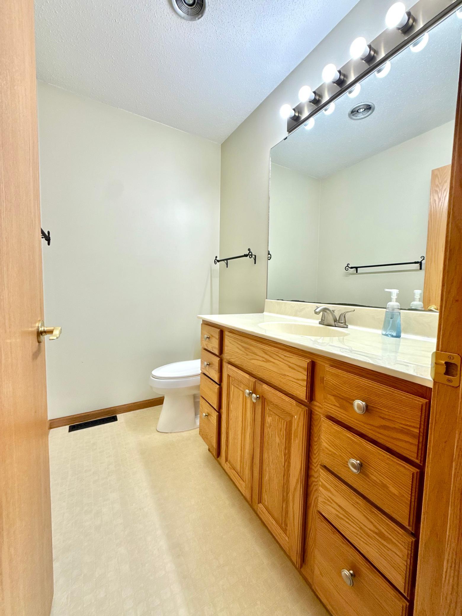3rd image of 939 Mayvis Blvd, Mankato, MN 56001 | MLS# 7111429