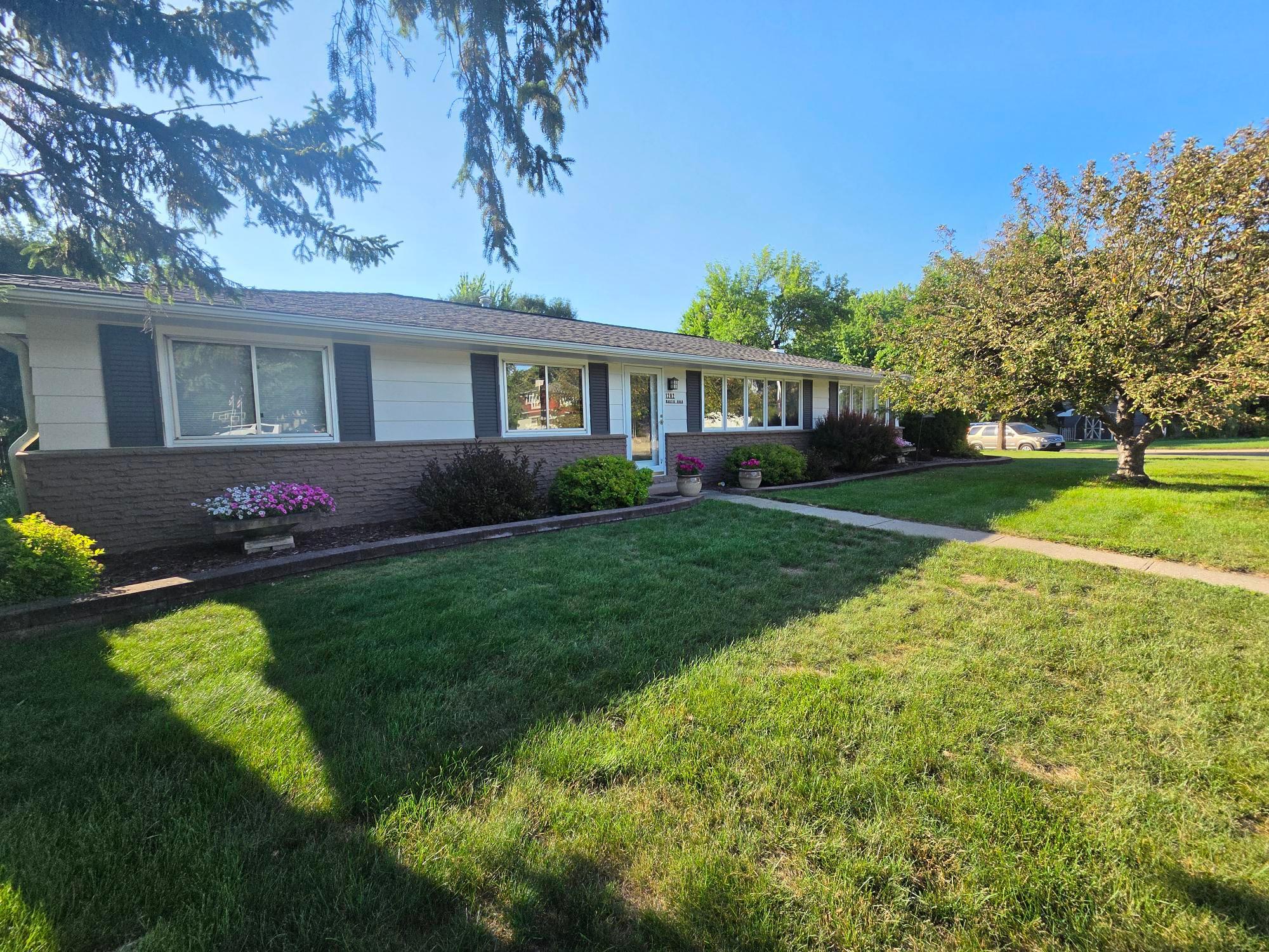 3rd image of 1202 Martin Rd, Albert Lea, MN 56007 | MLS# 7111512
