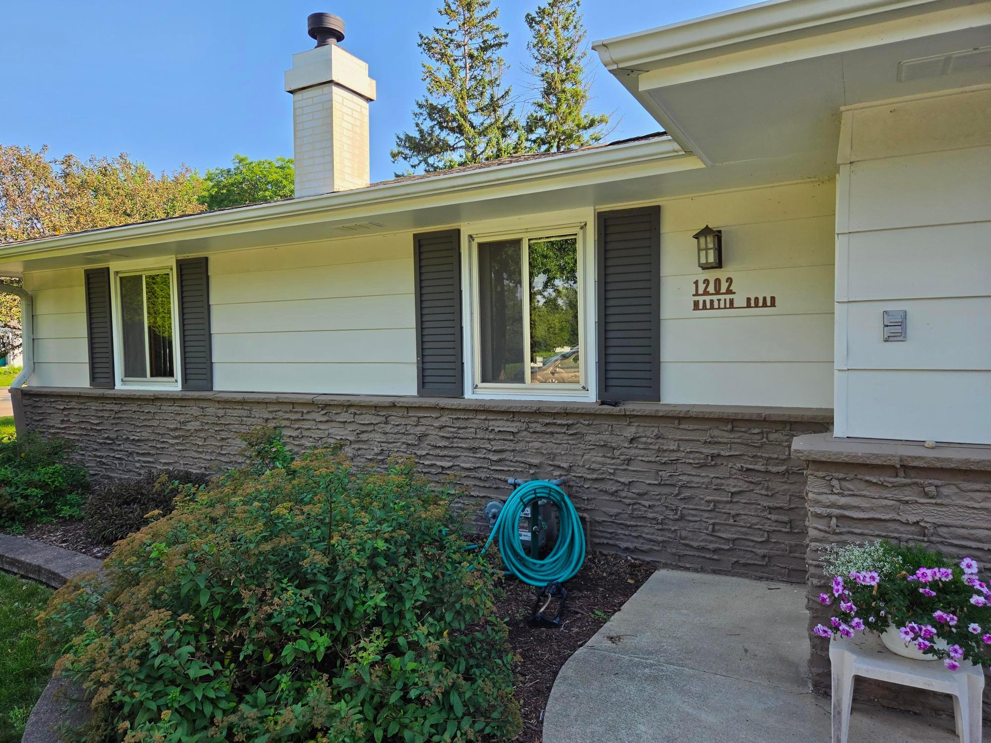 2nd image of 1202 Martin Rd, Albert Lea, MN 56007 | MLS# 7111512
